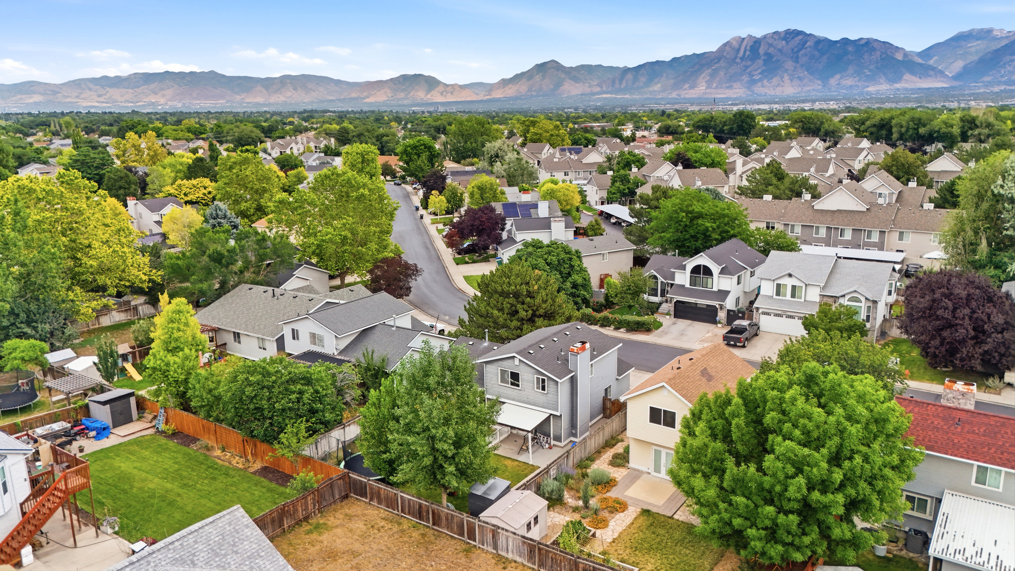 BROADMOOR ESTATES - Residential