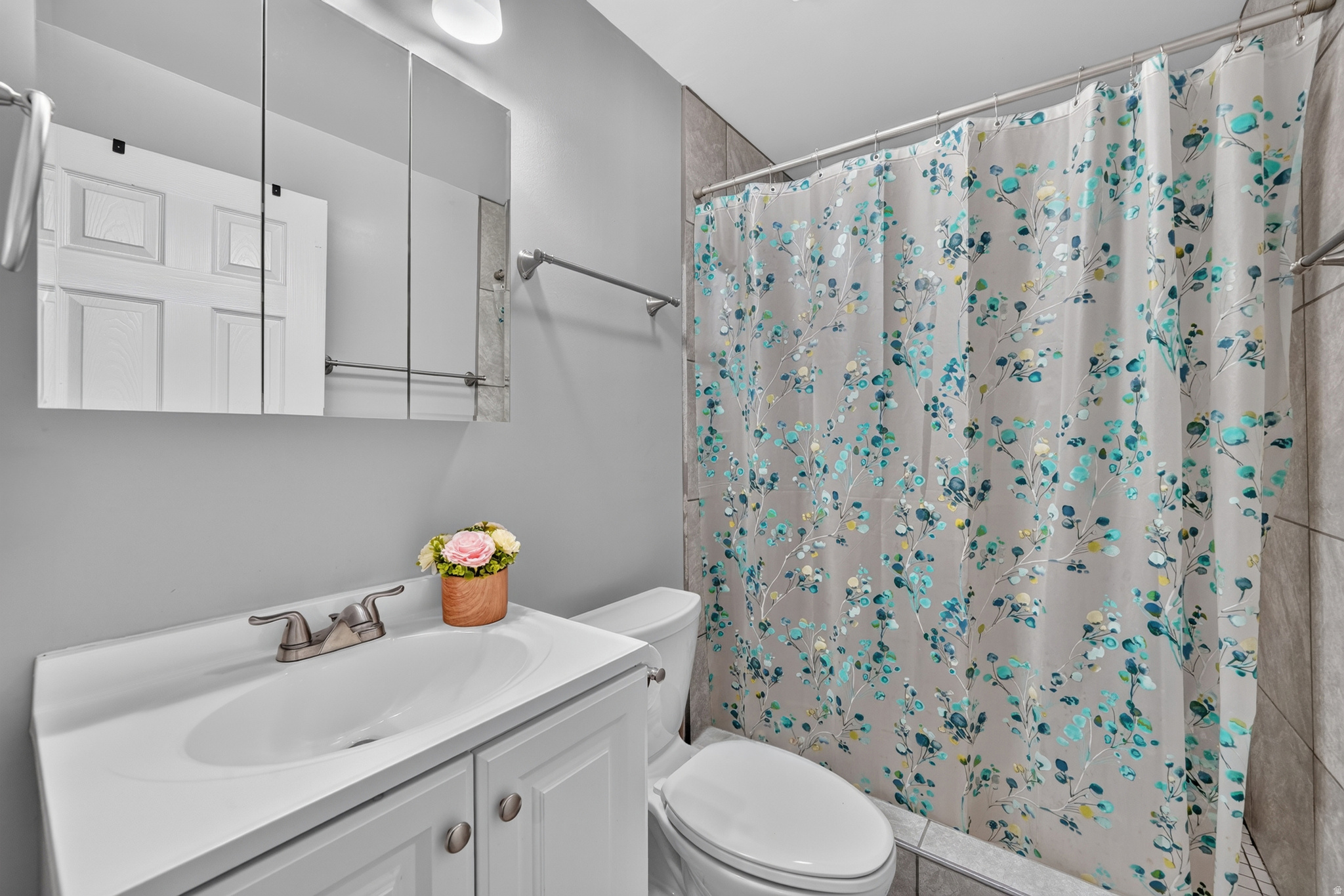 BROADMOOR ESTATES - Residential
