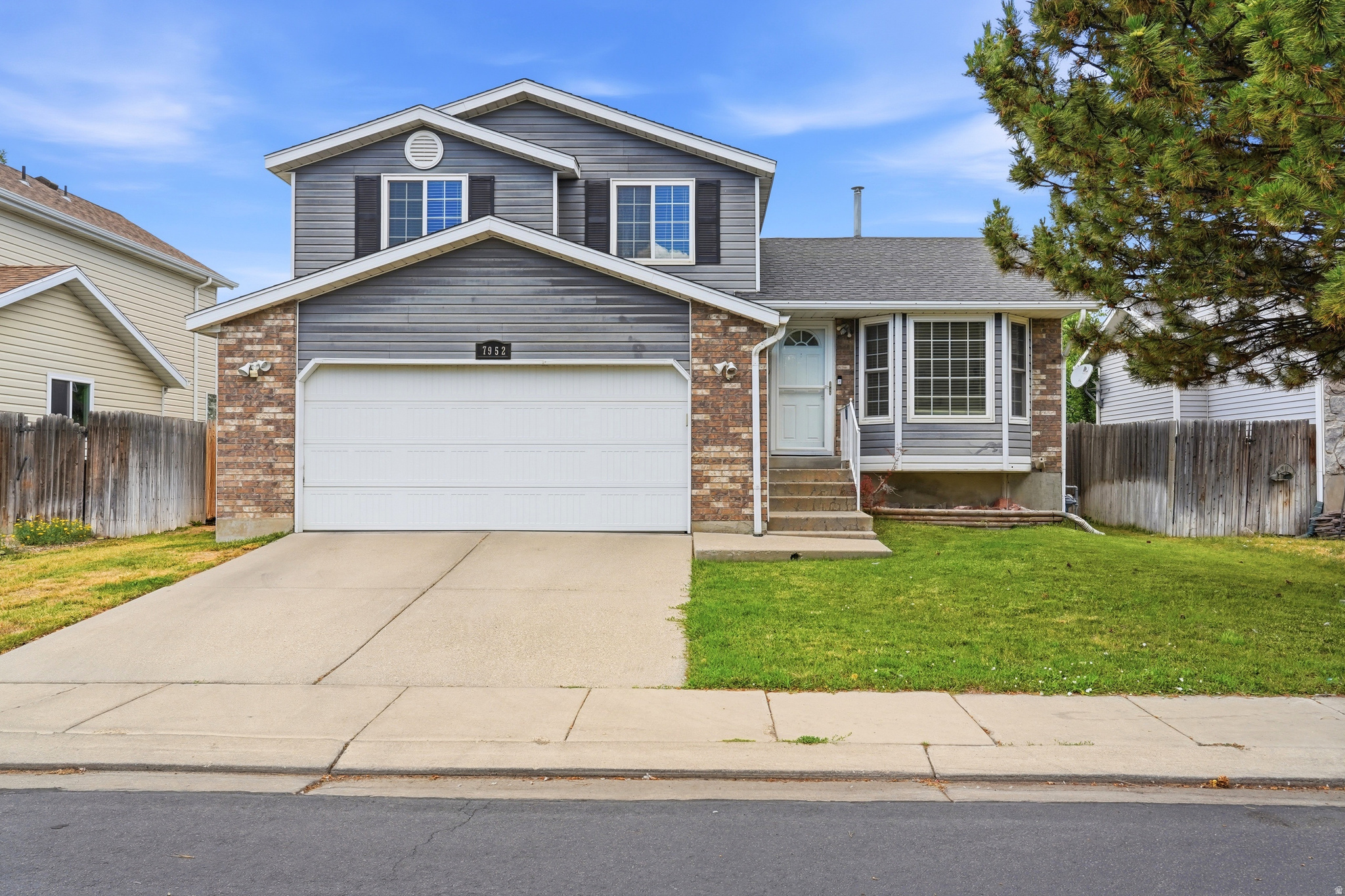 BROADMOOR ESTATES - Residential
