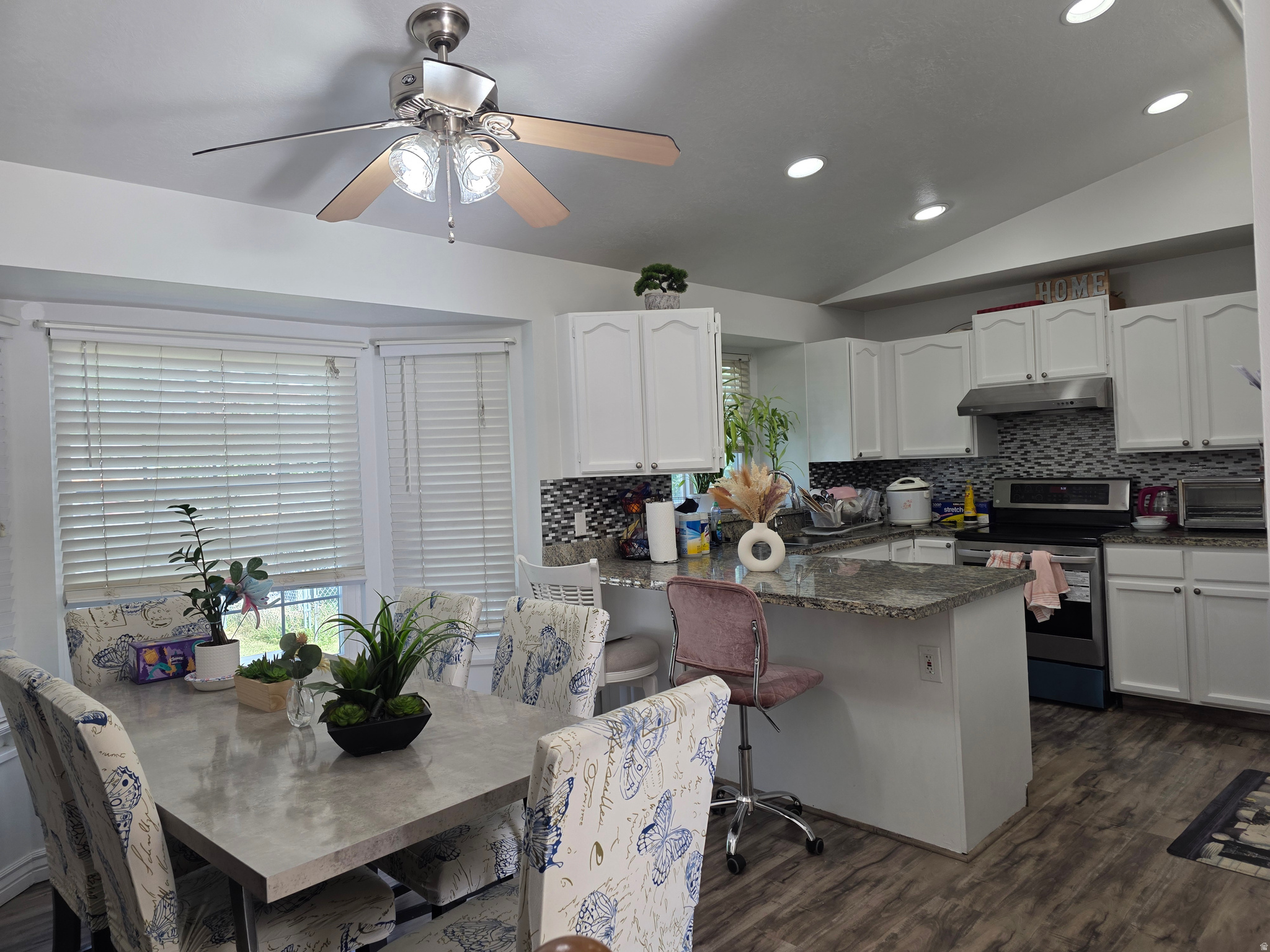 BROADMOOR ESTATES - Residential