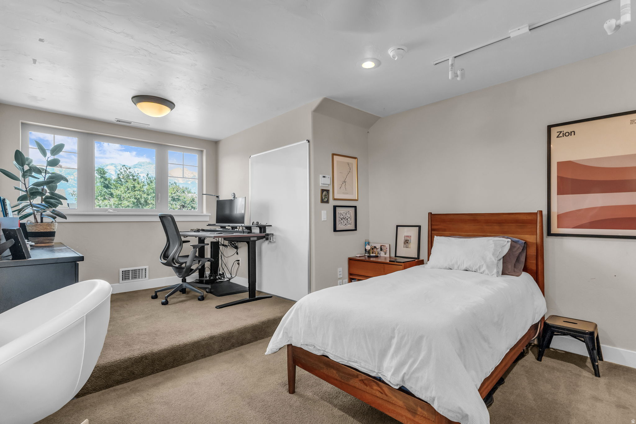 HIGHLAND TOWN CENTER MEADOWS - Residential