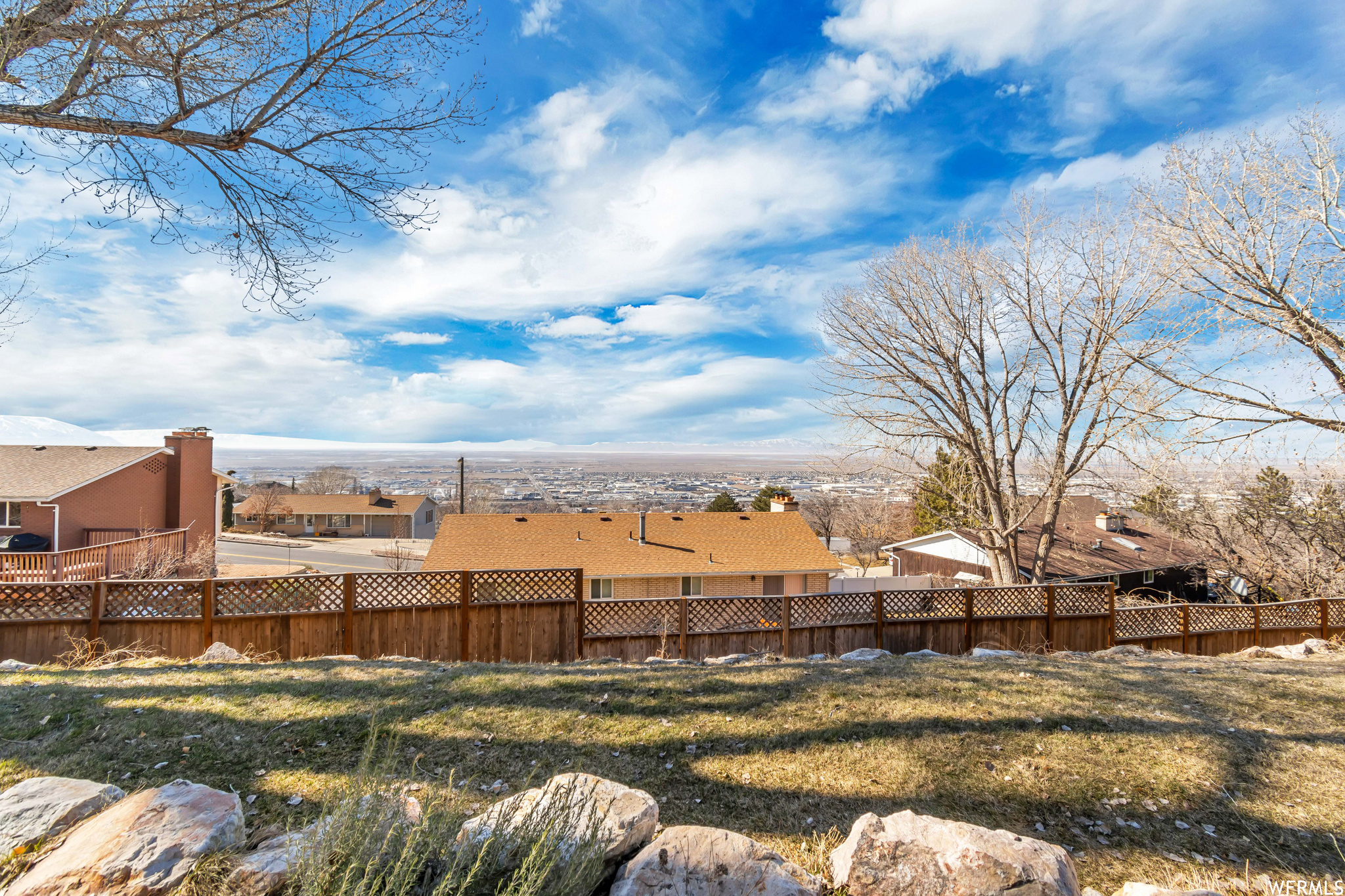 LAKEVIEW ESTATES - Residential