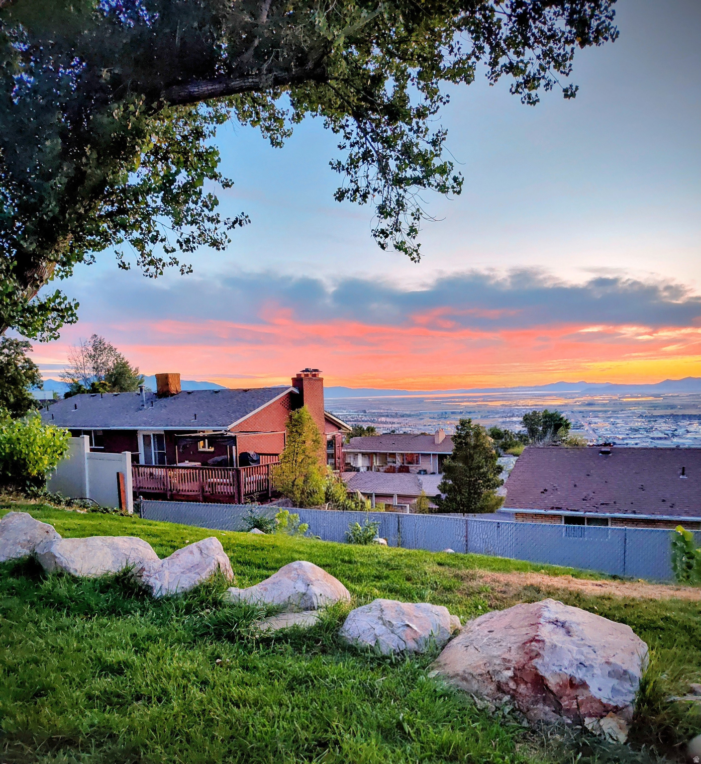 LAKEVIEW ESTATES - Residential