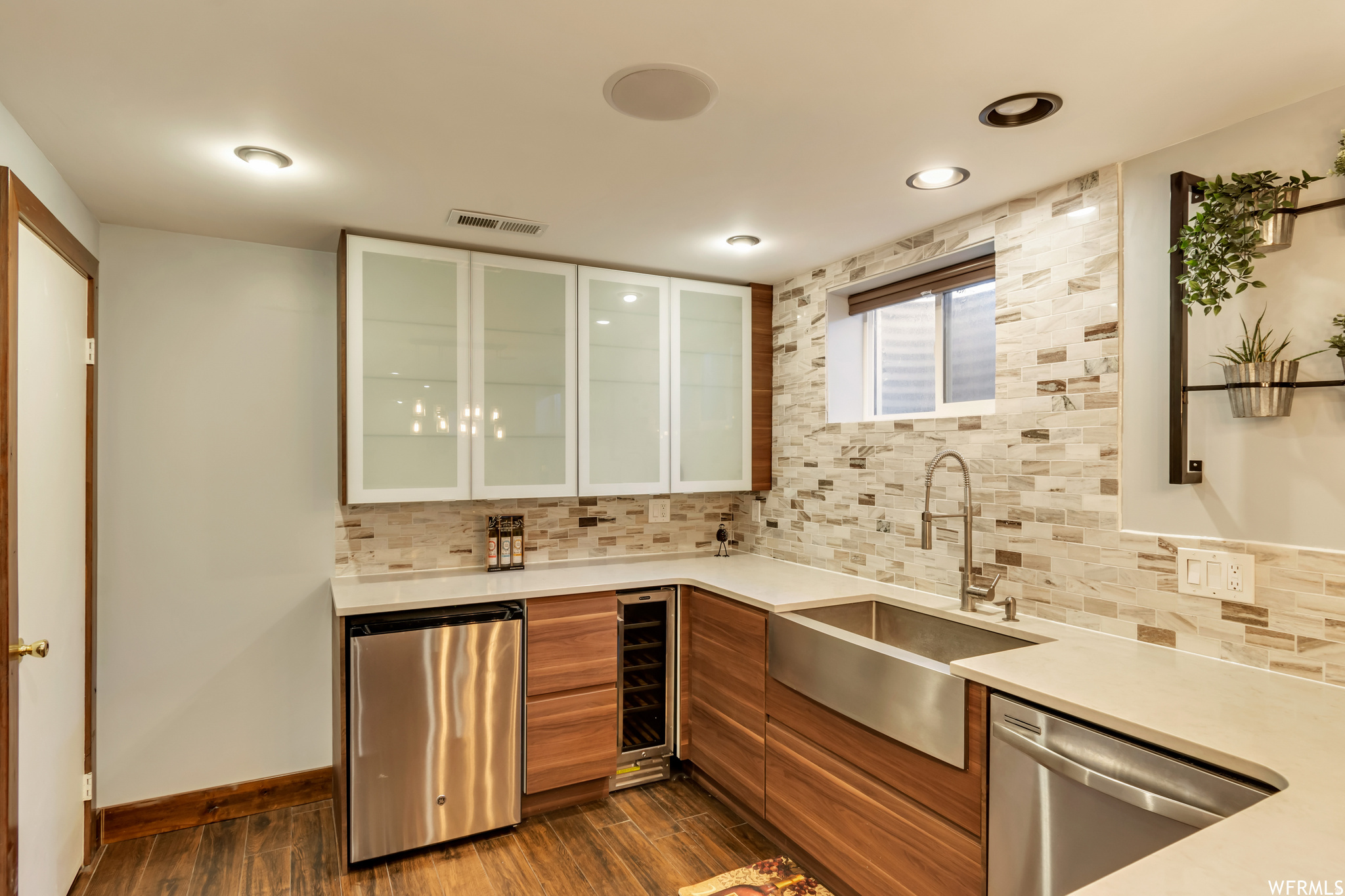 LAKEVIEW ESTATES - Residential
