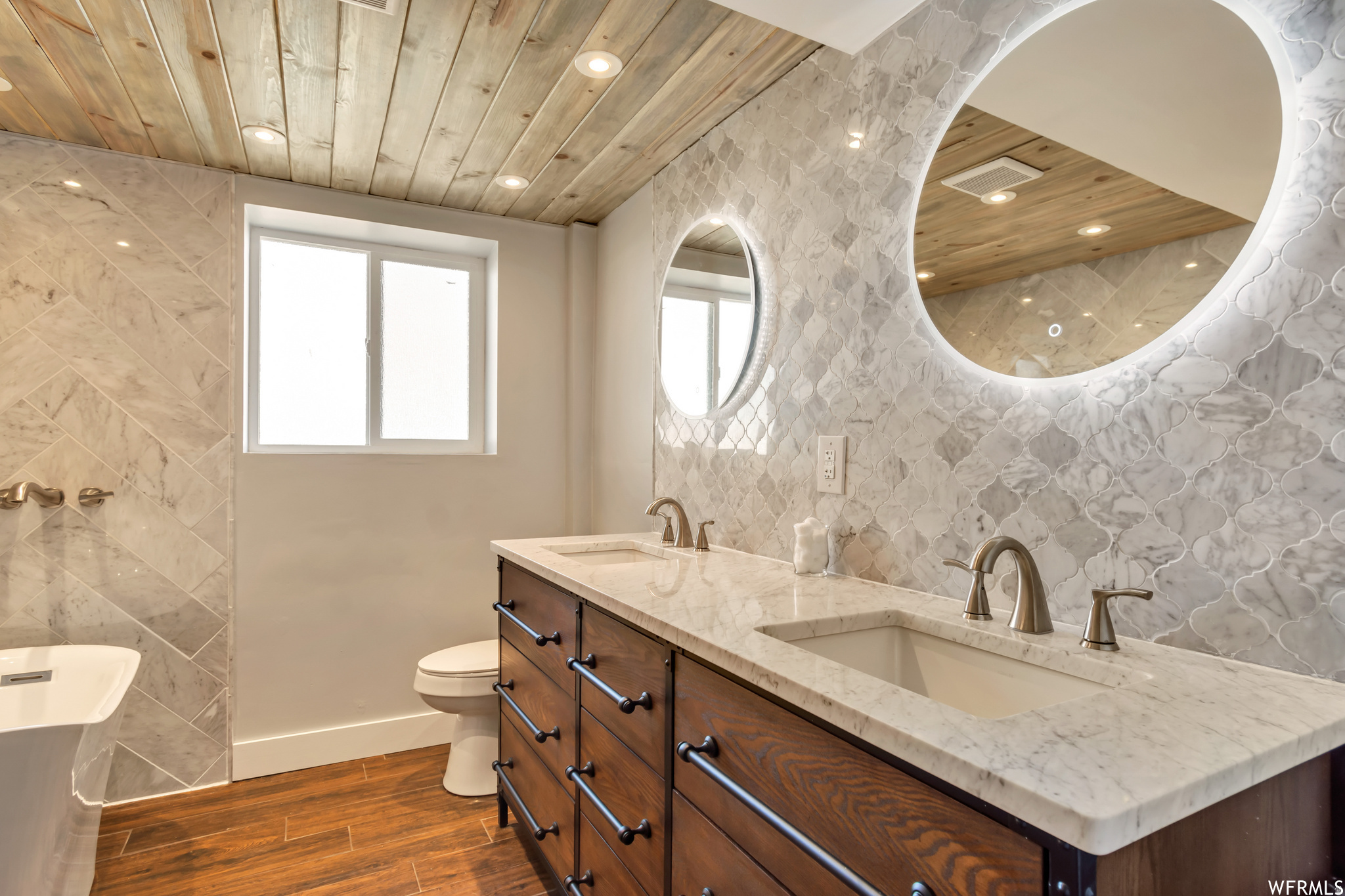 LAKEVIEW ESTATES - Residential