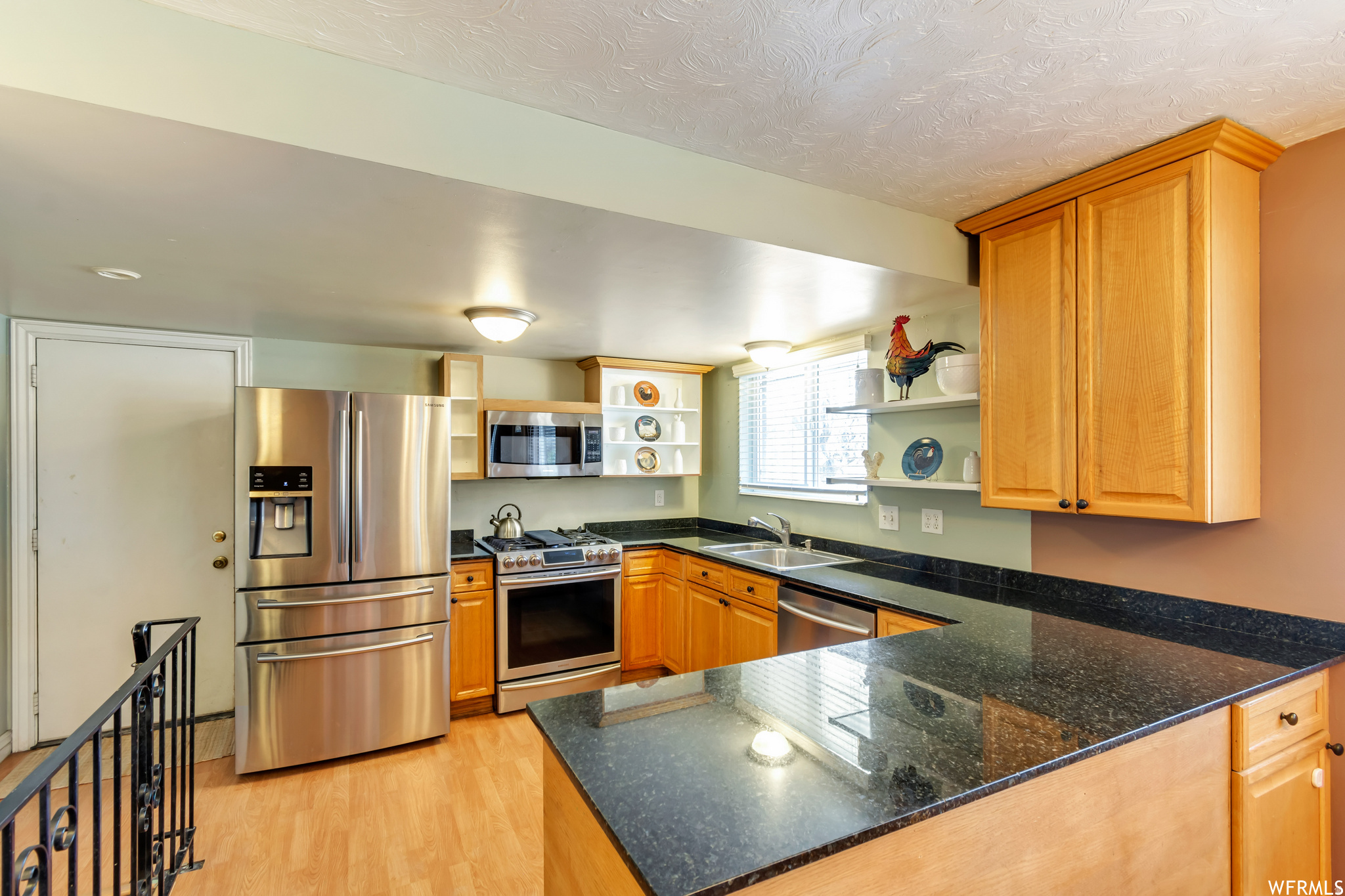 LAKEVIEW ESTATES - Residential