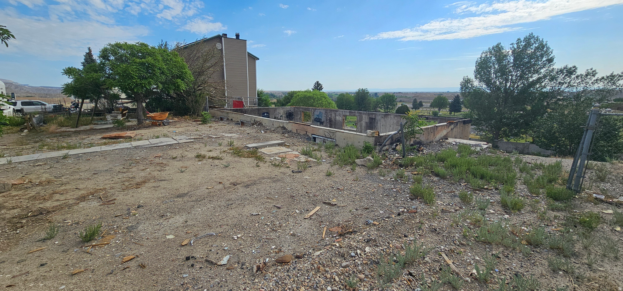 01-0207-0035 - Land