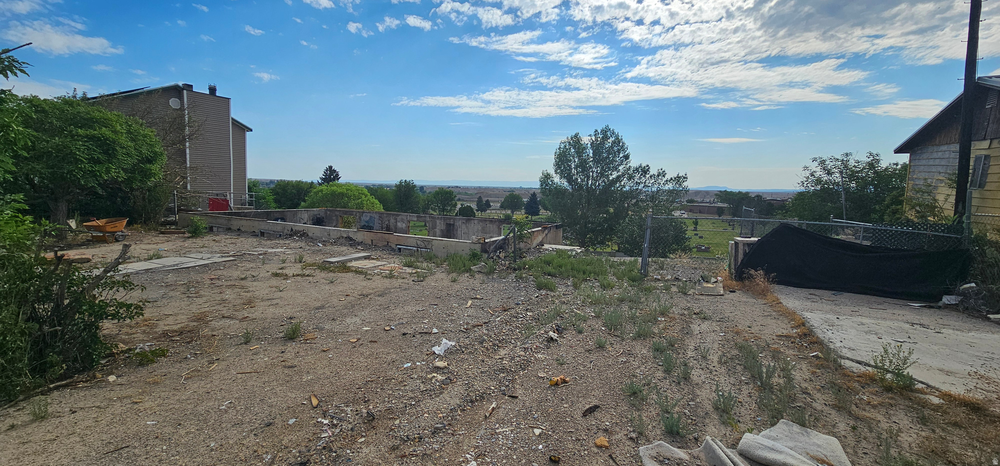 01-0207-0035 - Land