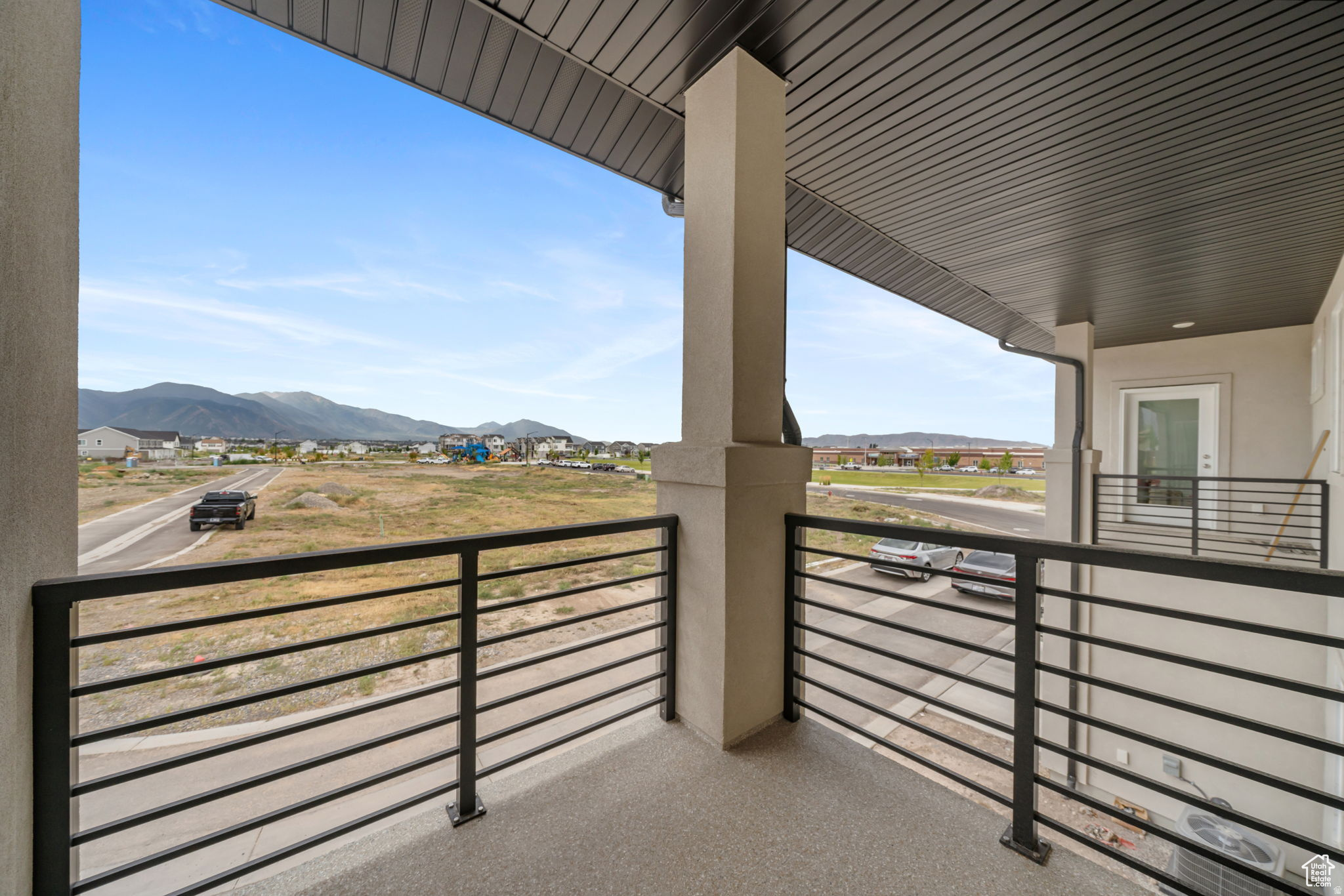 WEST FIELD CENTRAL - Residential