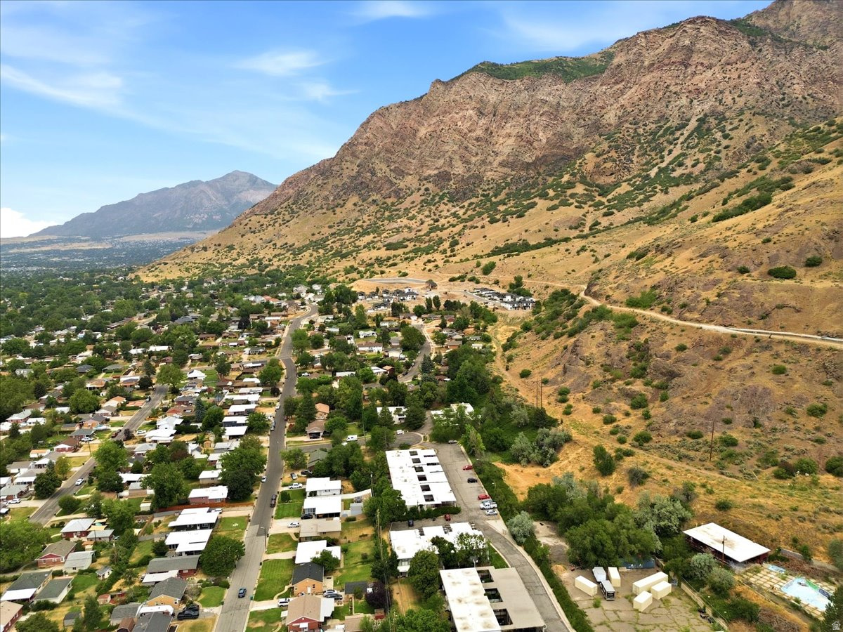 EDGEMONT - Residential