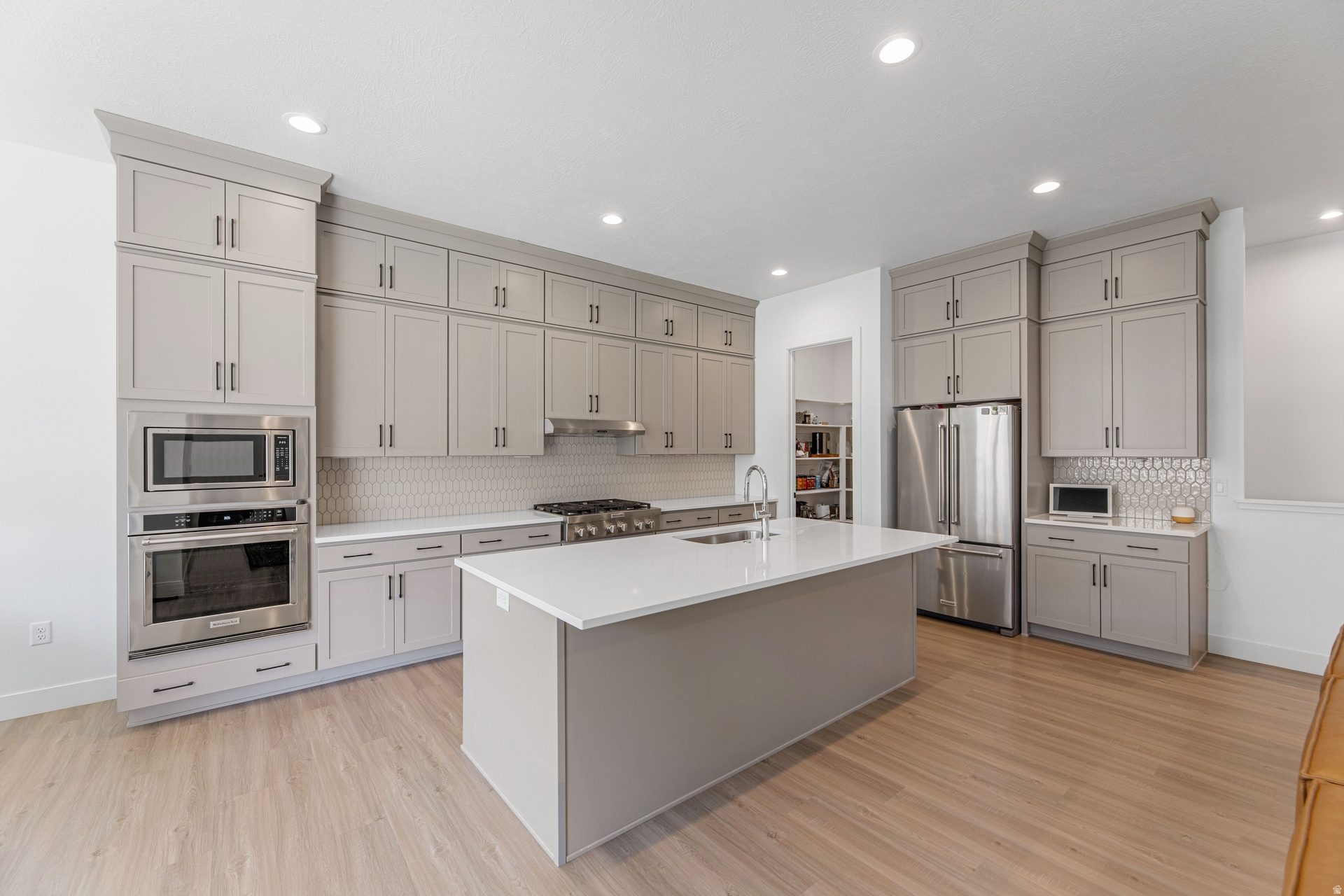WESTLAKE VISTA - Residential