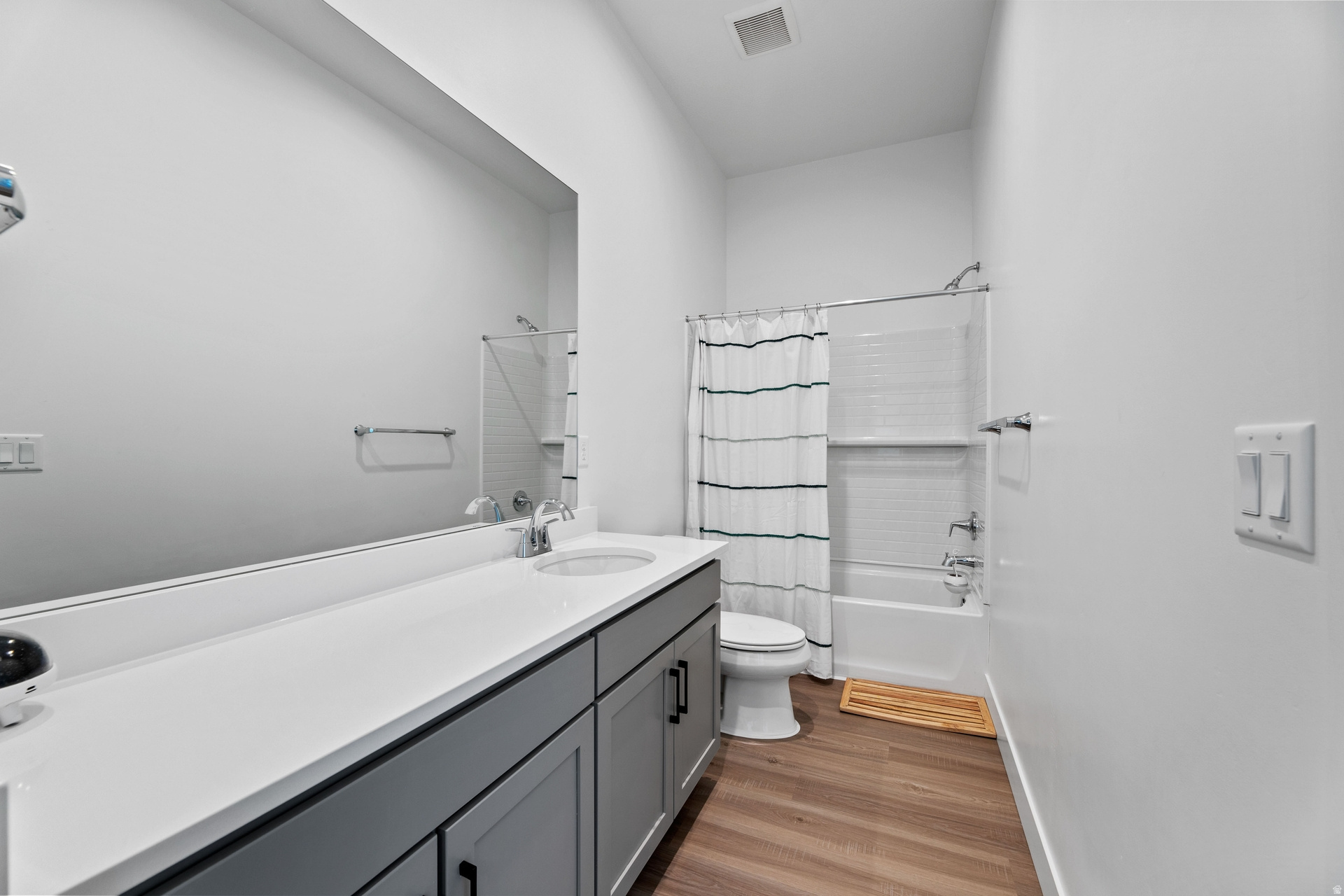 WESTLAKE VISTA - Residential