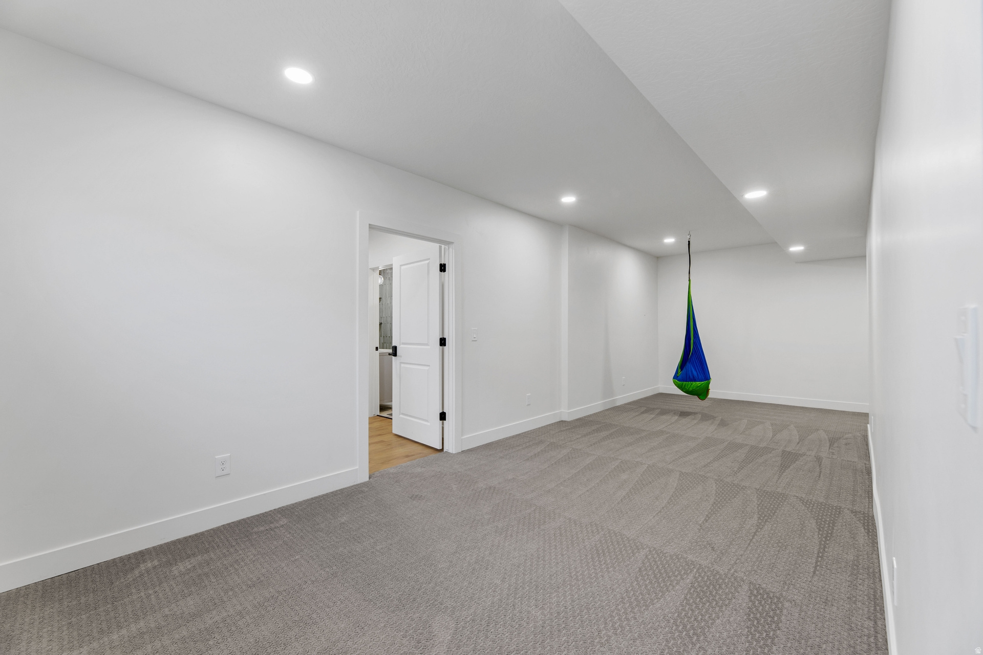 WESTLAKE VISTA - Residential