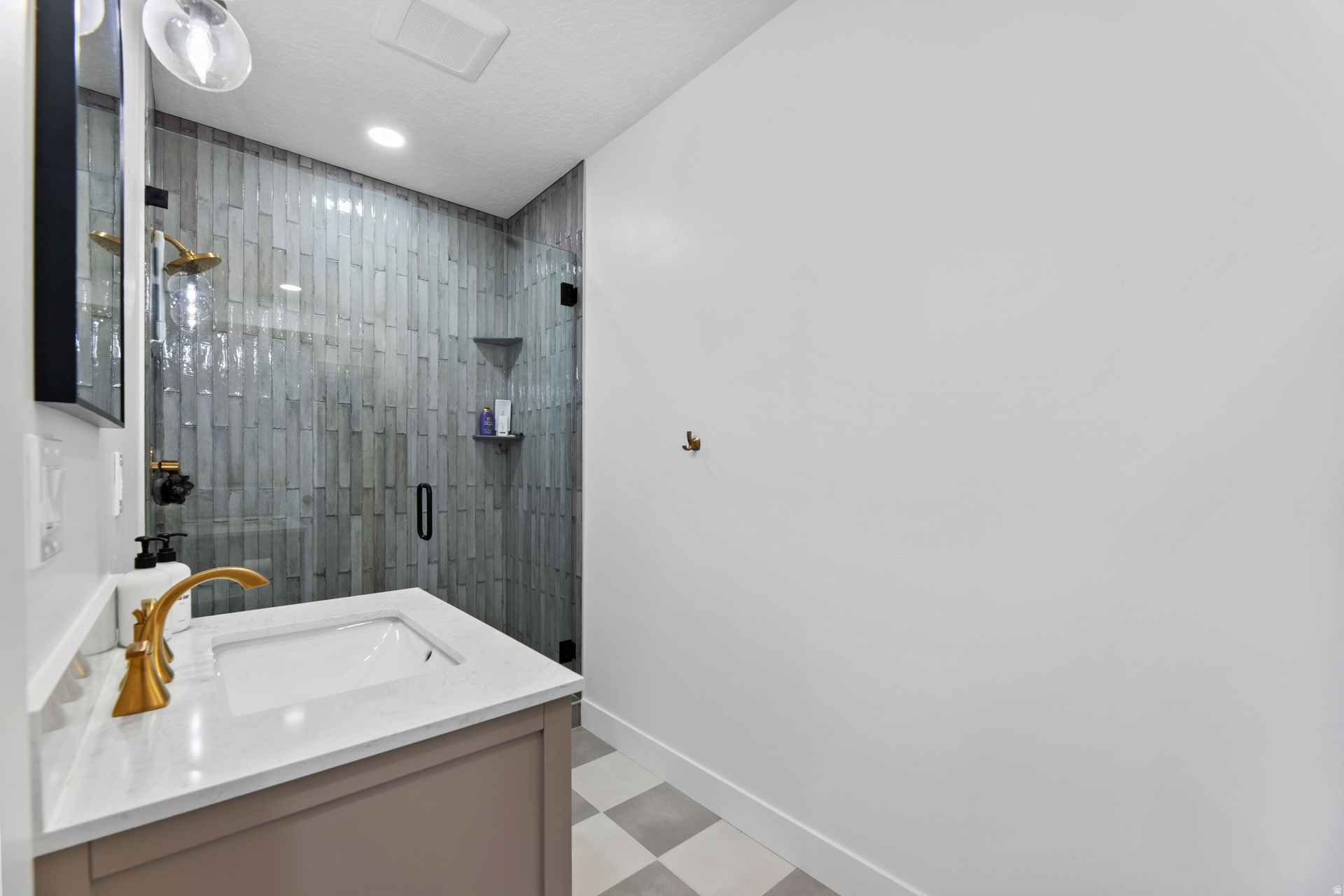 WESTLAKE VISTA - Residential