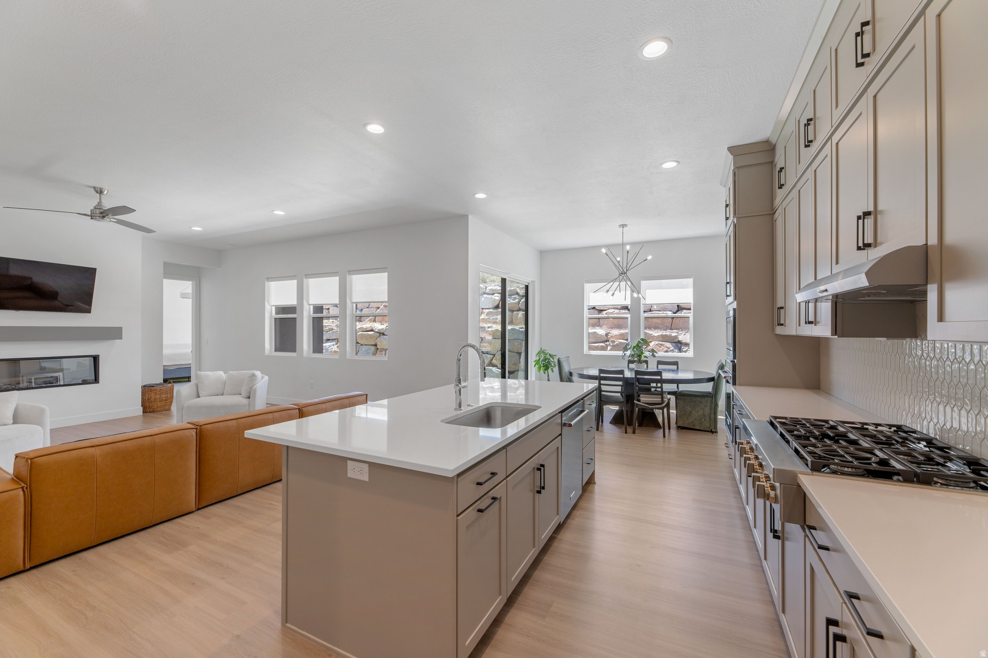 WESTLAKE VISTA - Residential