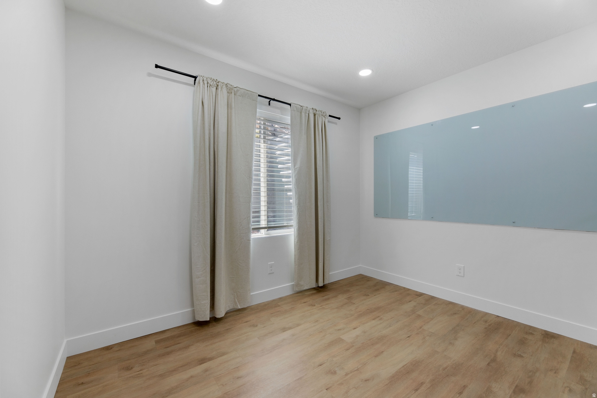 WESTLAKE VISTA - Residential