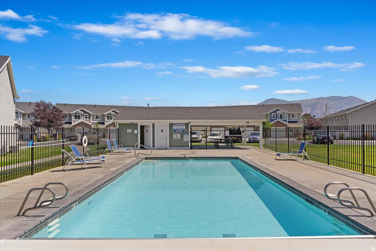 CAMELOT COVE - Residential