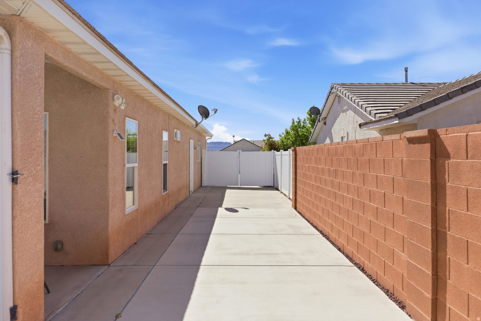 SOUTH POINTE - Residential