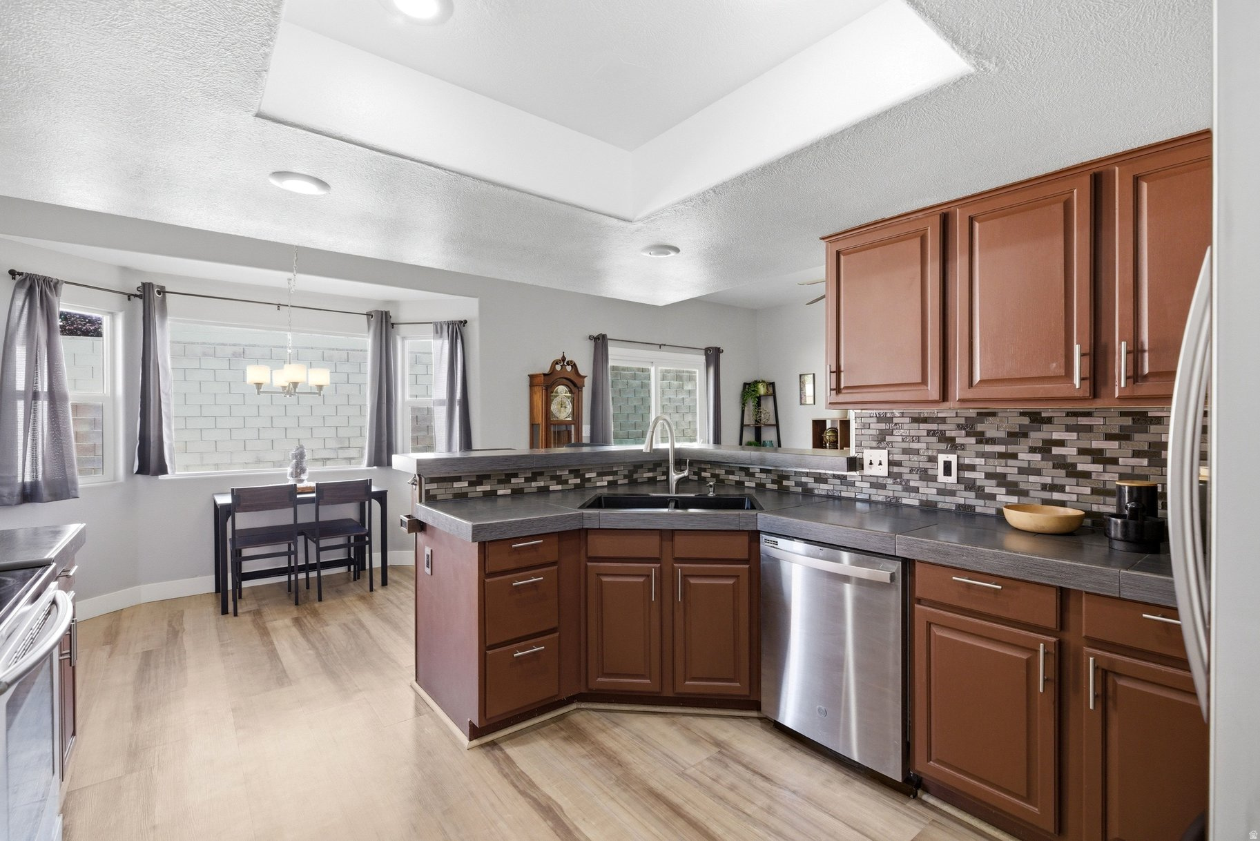 SOUTH POINTE - Residential
