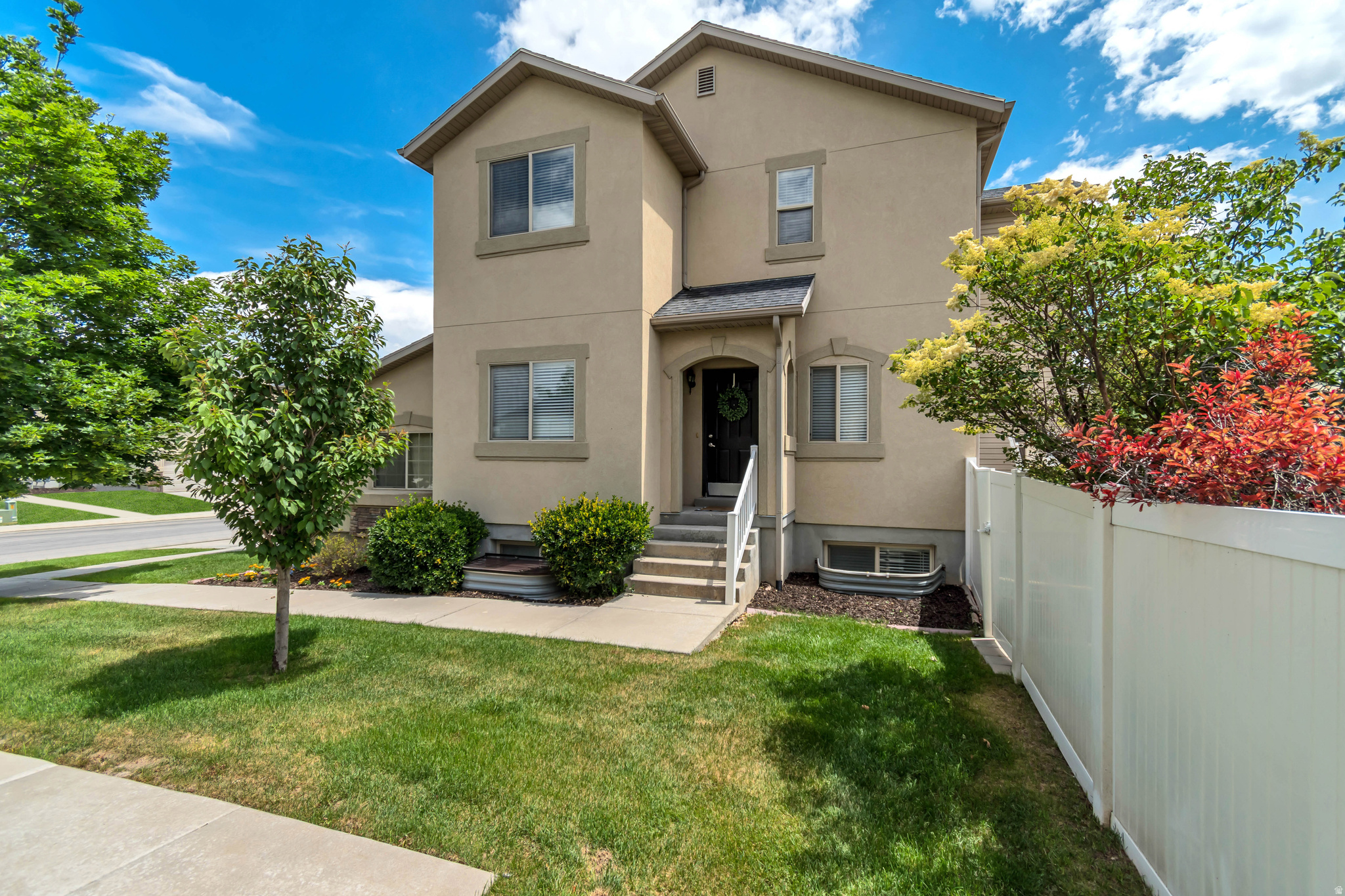 POINTE MEADOWS - Residential