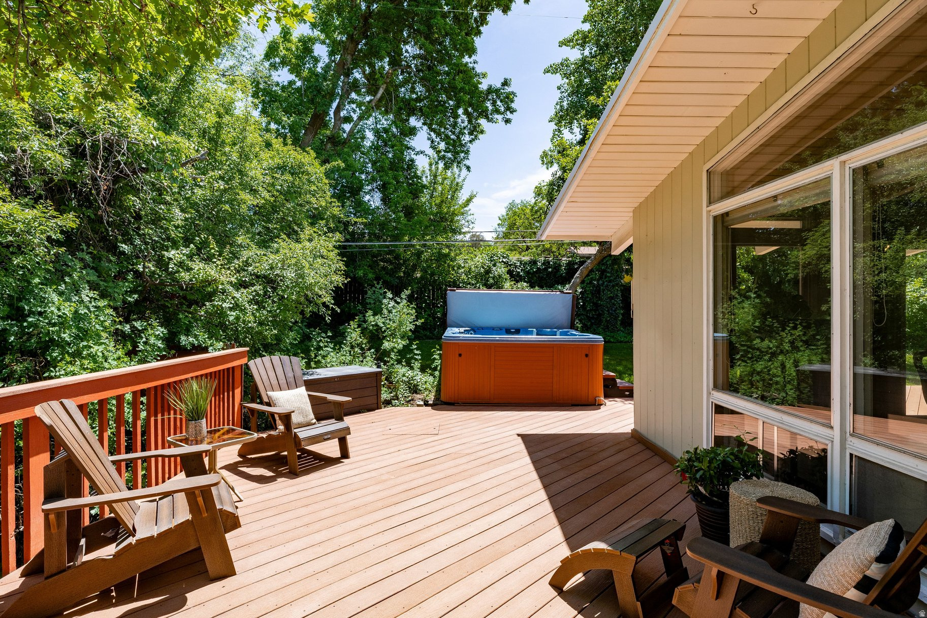 EDGEWOOD HILLS - Residential