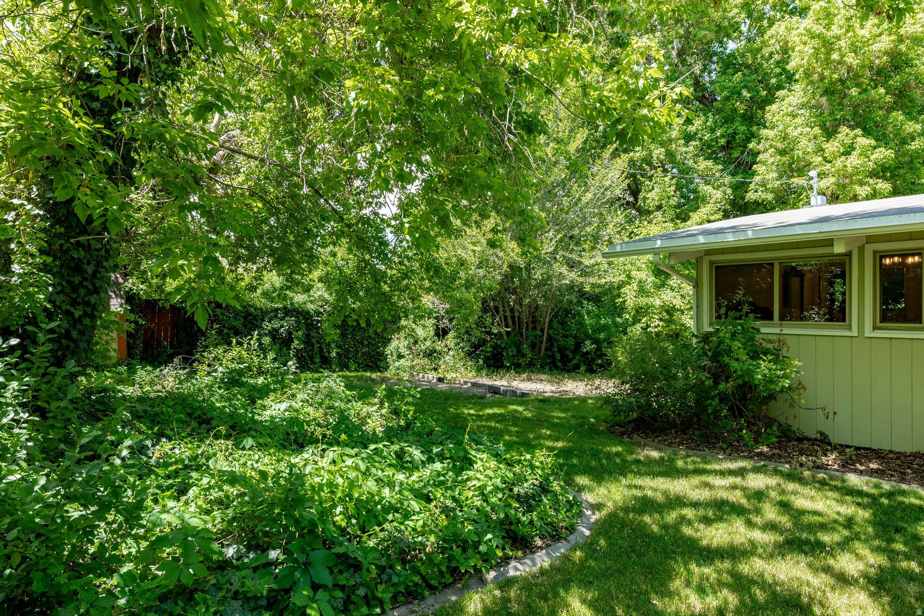 EDGEWOOD HILLS - Residential