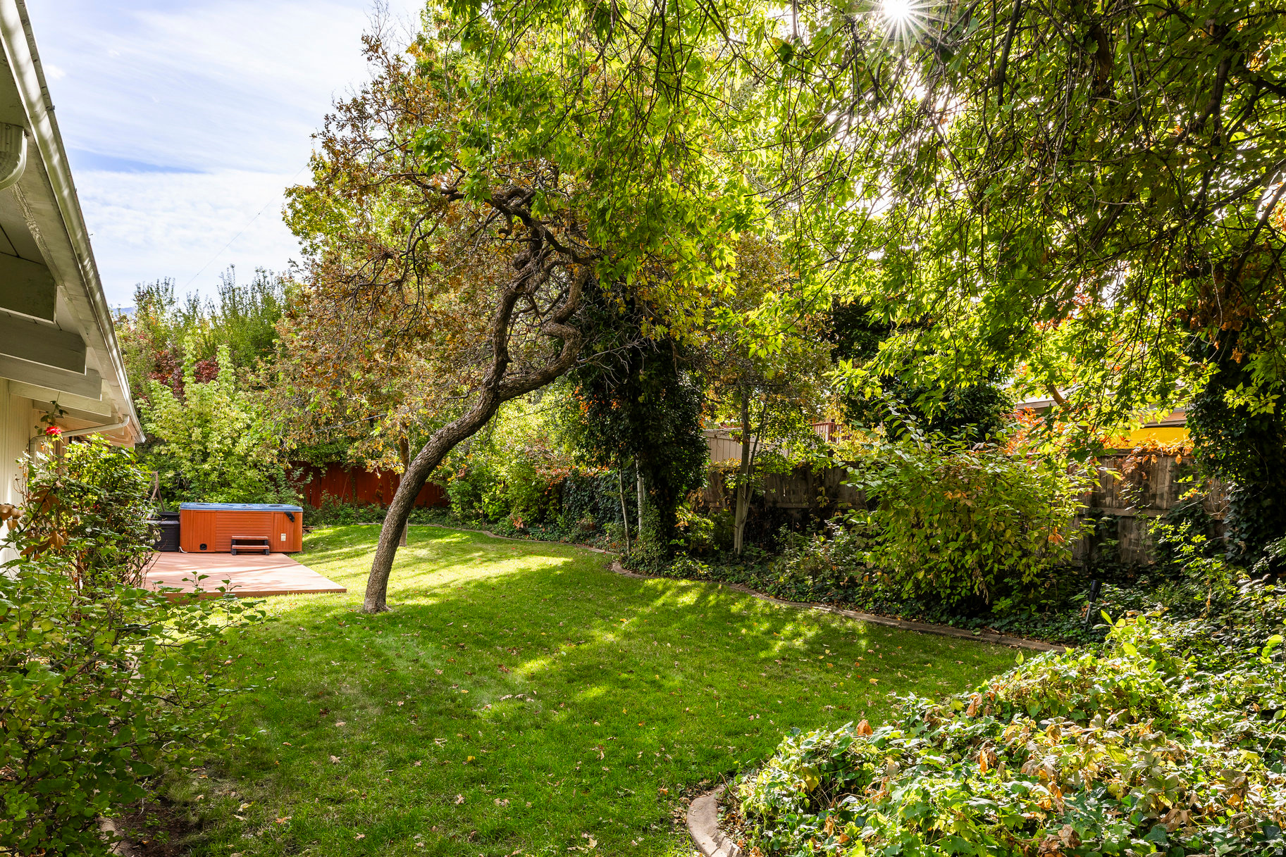 EDGEWOOD HILLS - Residential