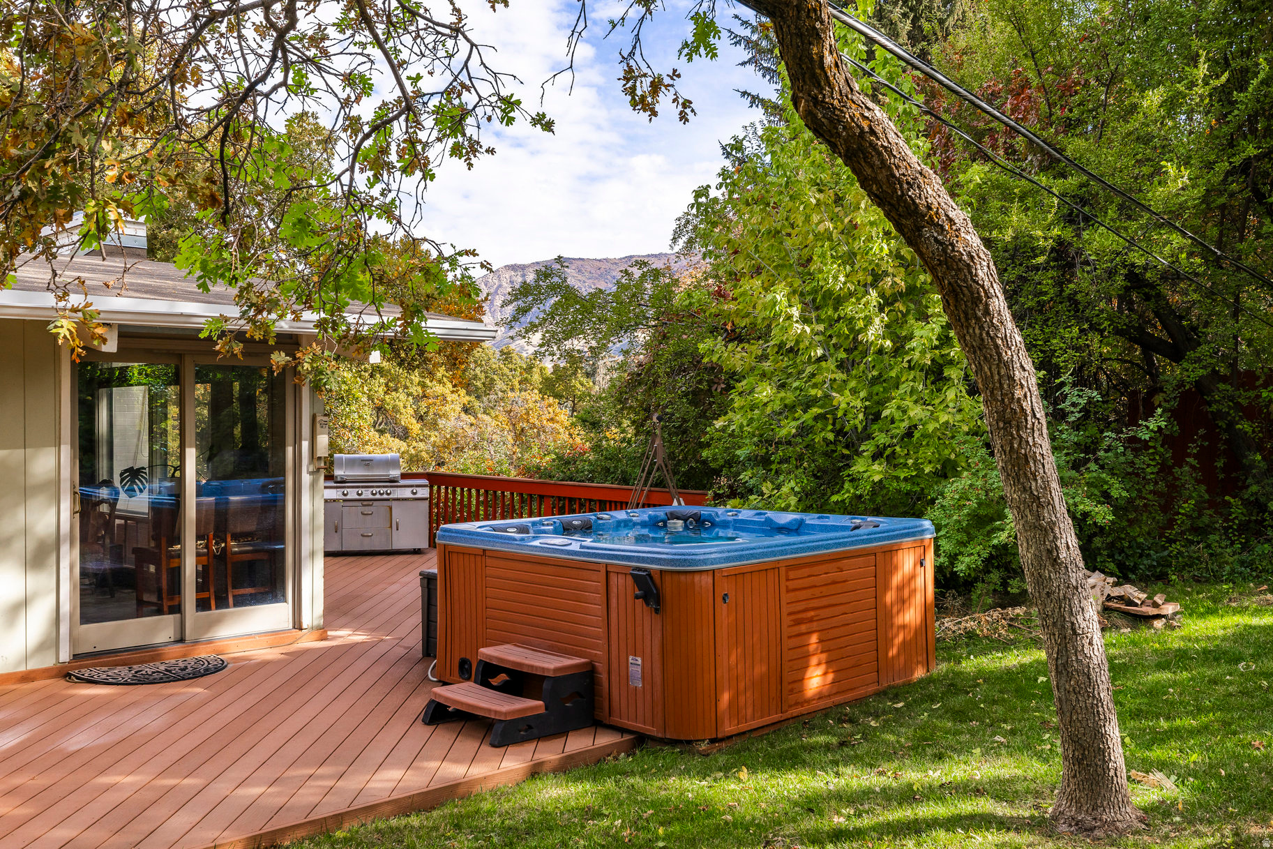 EDGEWOOD HILLS - Residential