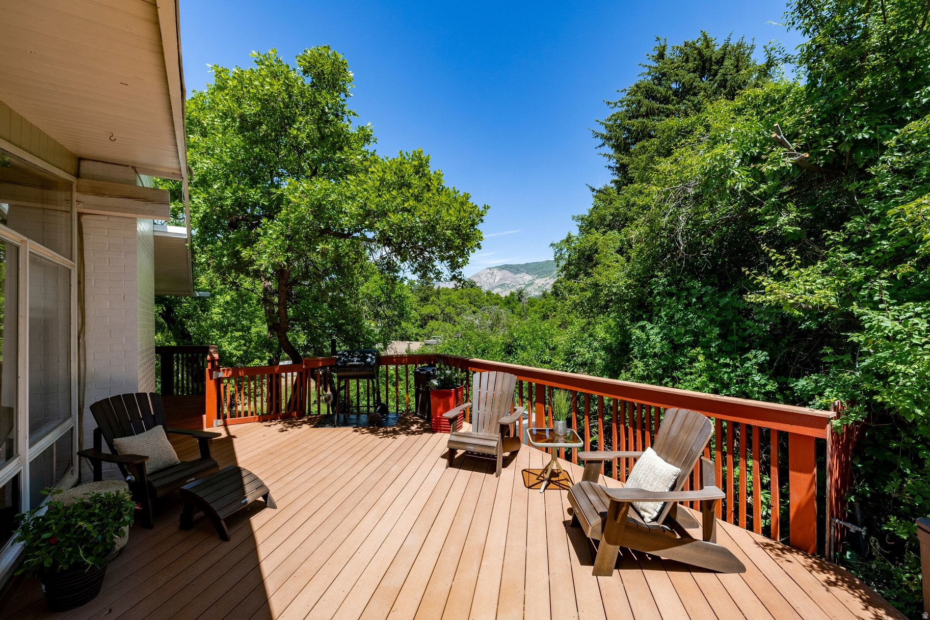 EDGEWOOD HILLS - Residential