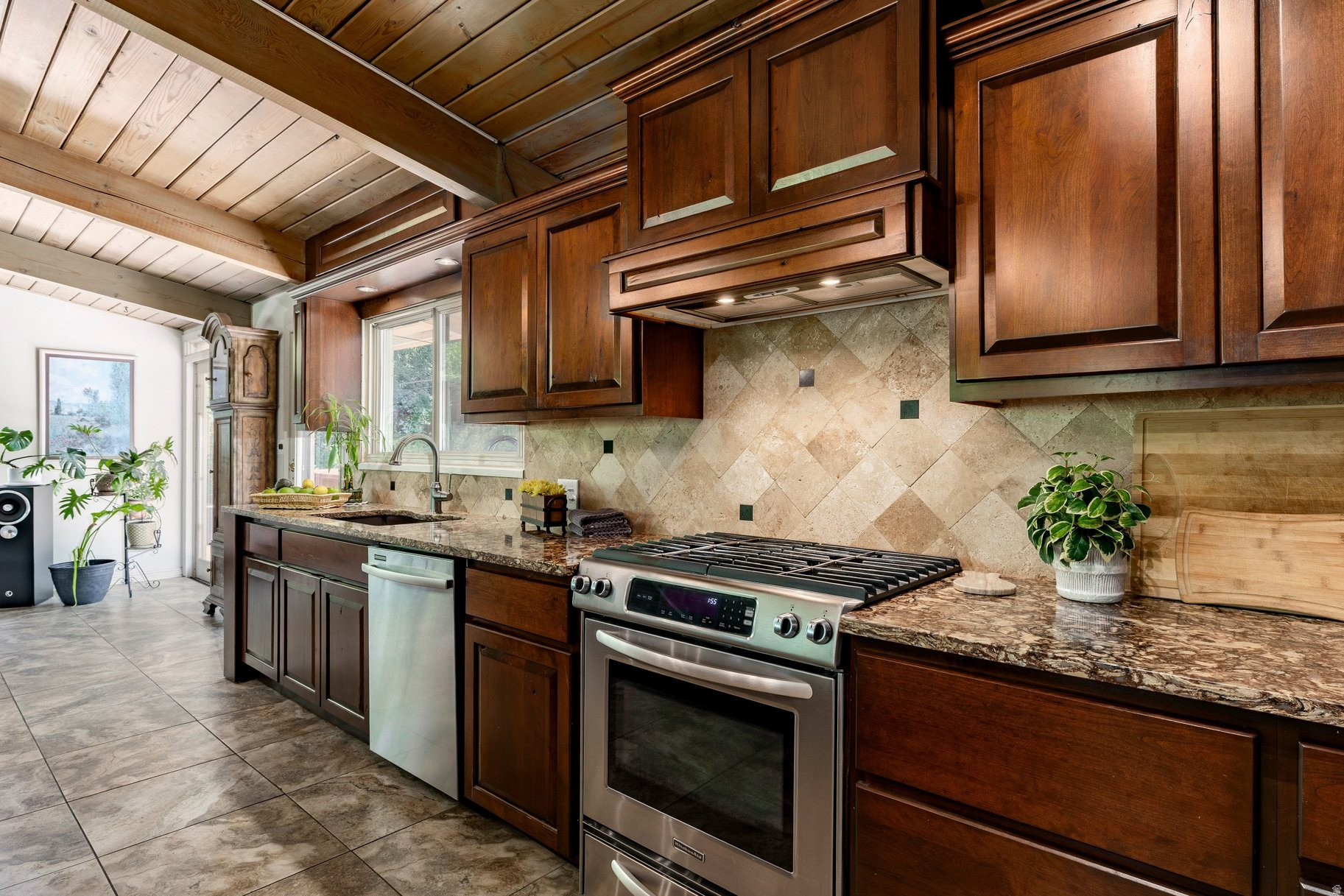 EDGEWOOD HILLS - Residential