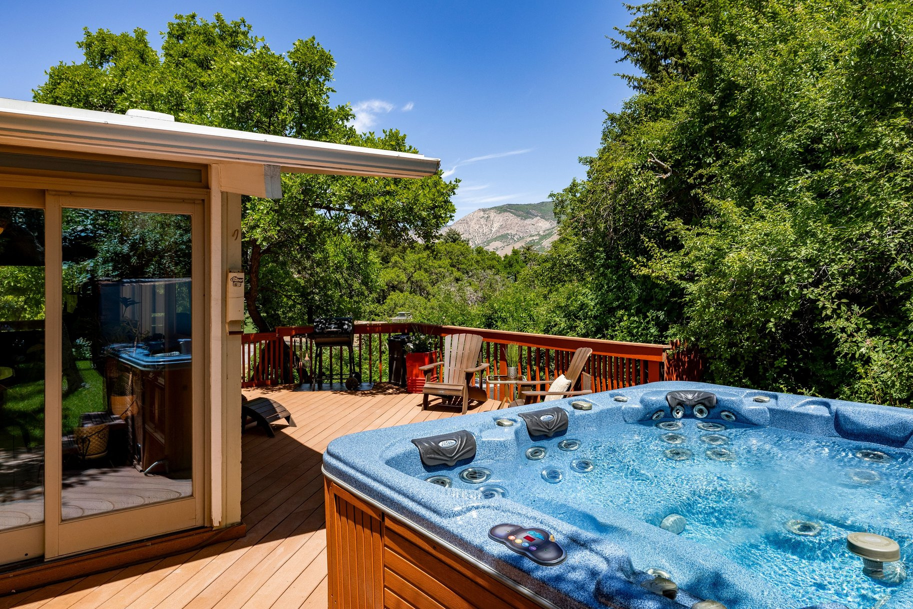 EDGEWOOD HILLS - Residential