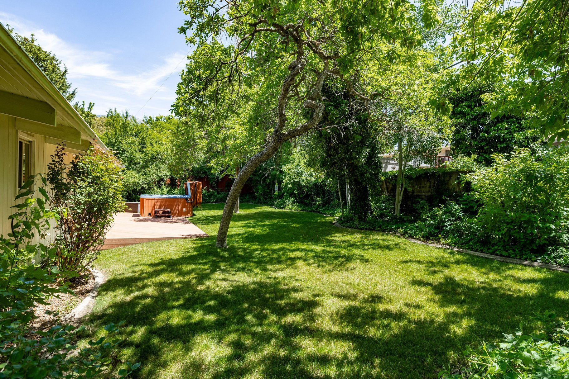 EDGEWOOD HILLS - Residential