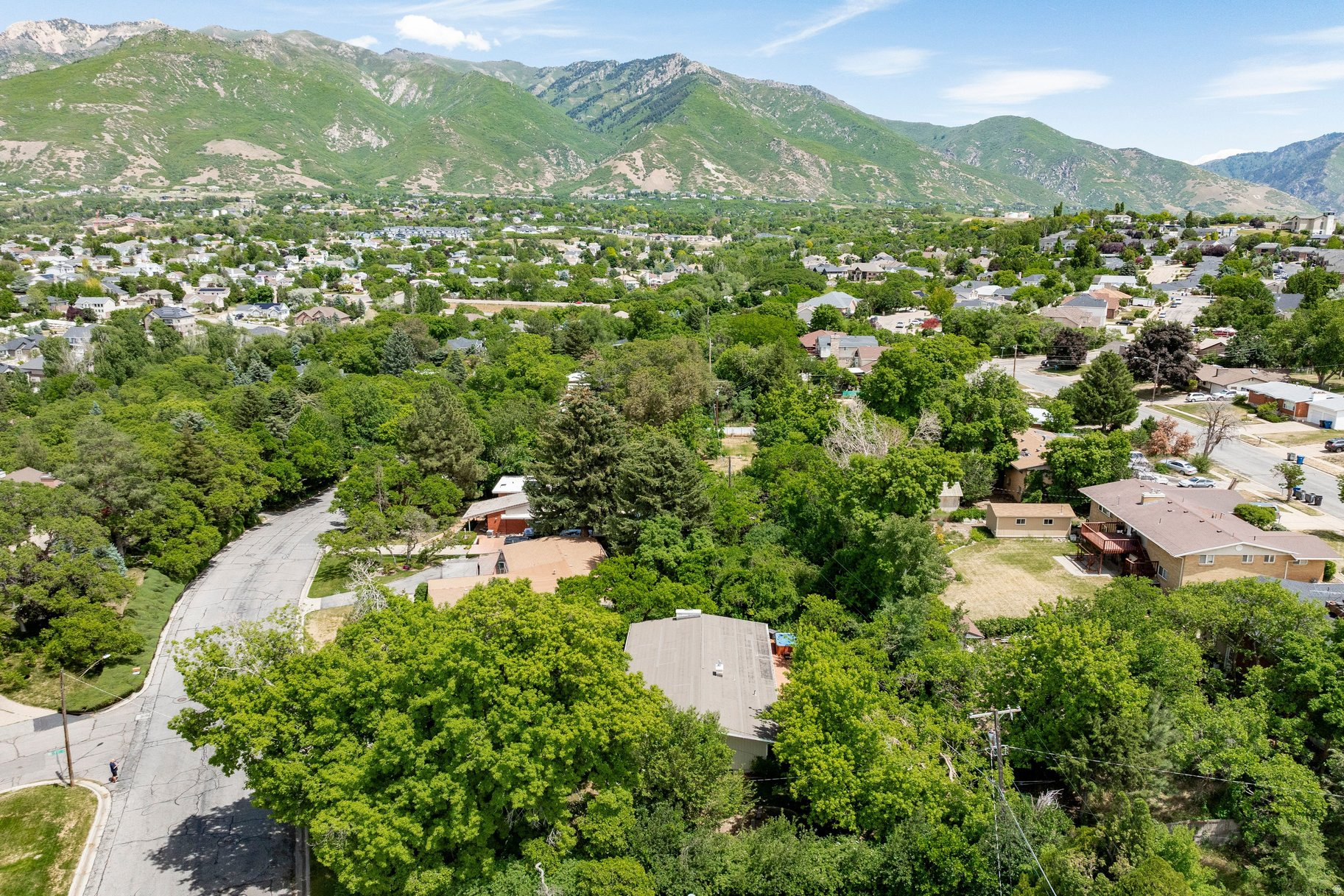 EDGEWOOD HILLS - Residential