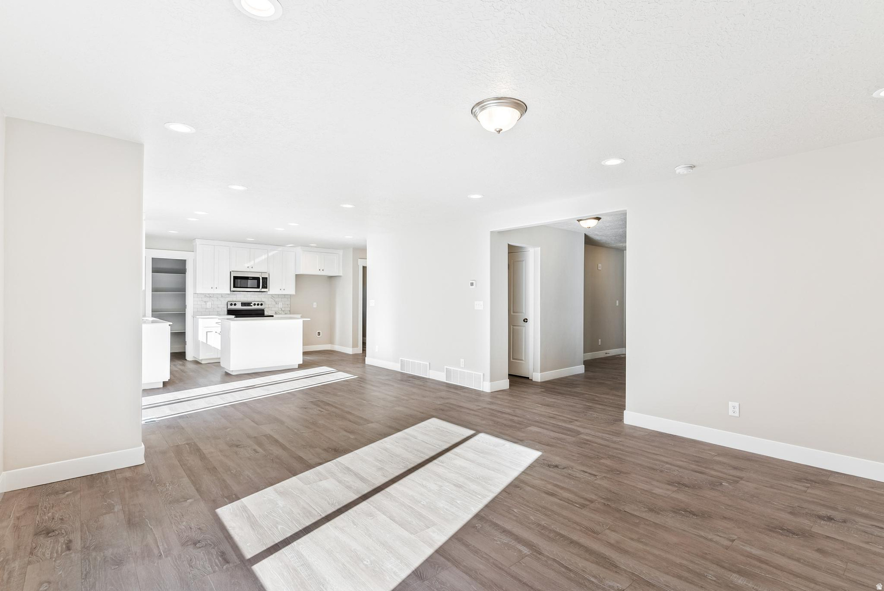 MAPLE MOUNTAIN - Residential