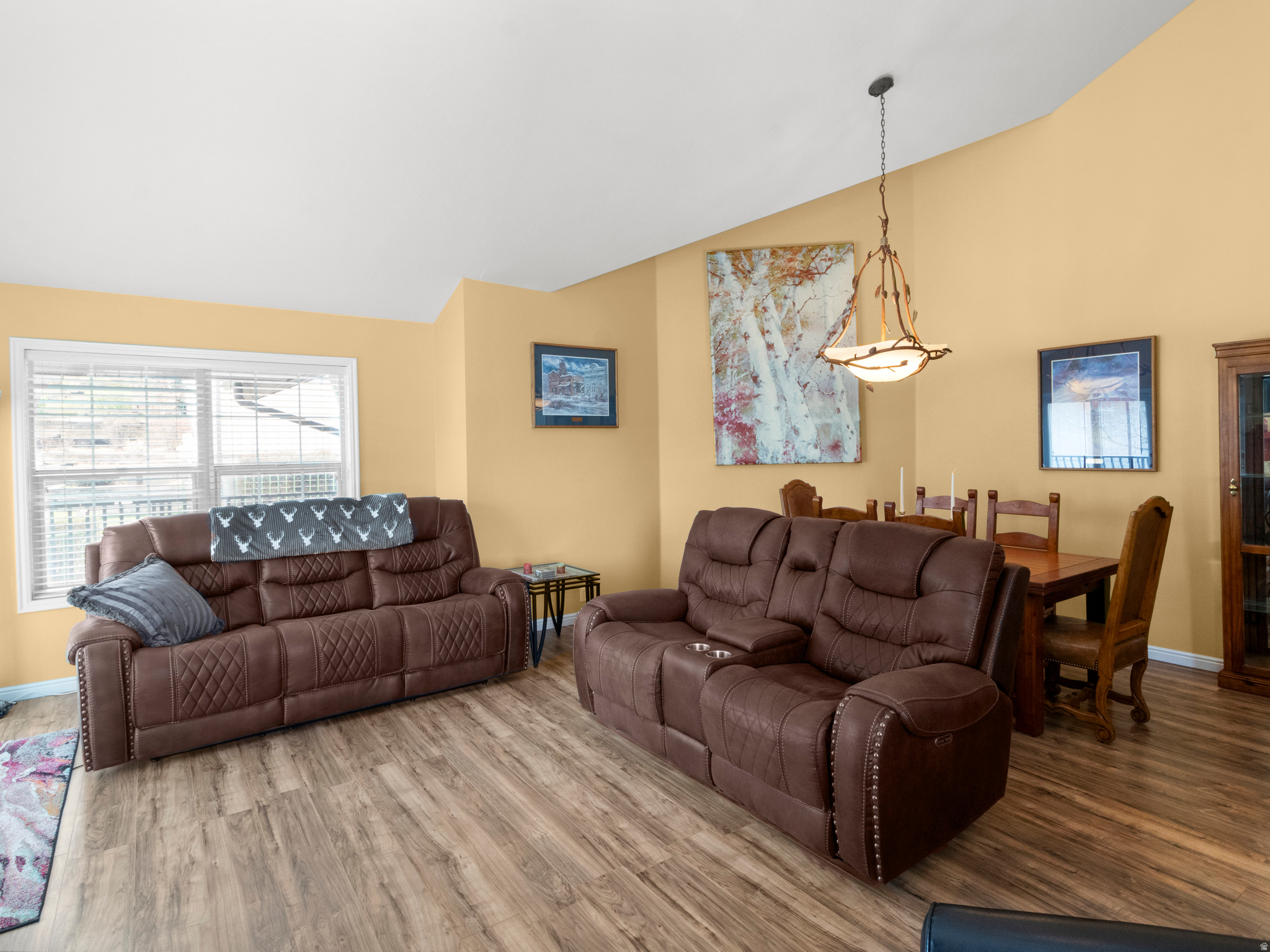 SWISS OAKS CONDOMINIUMS - Residential