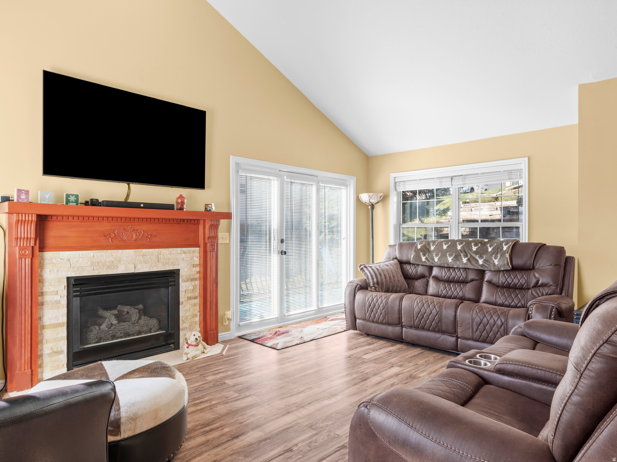 SWISS OAKS CONDOMINIUMS - Residential
