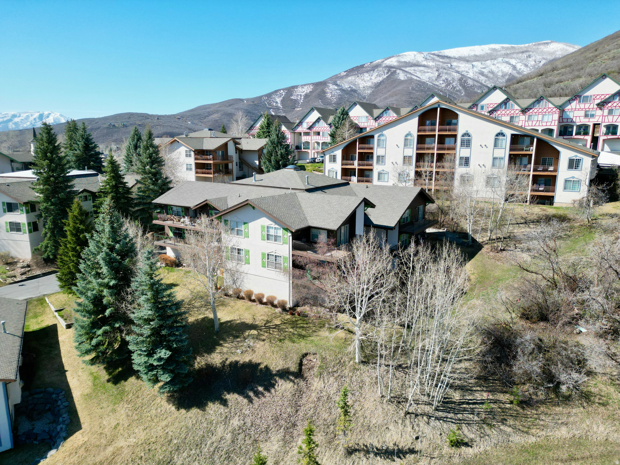 SWISS OAKS CONDOMINIUMS - Residential
