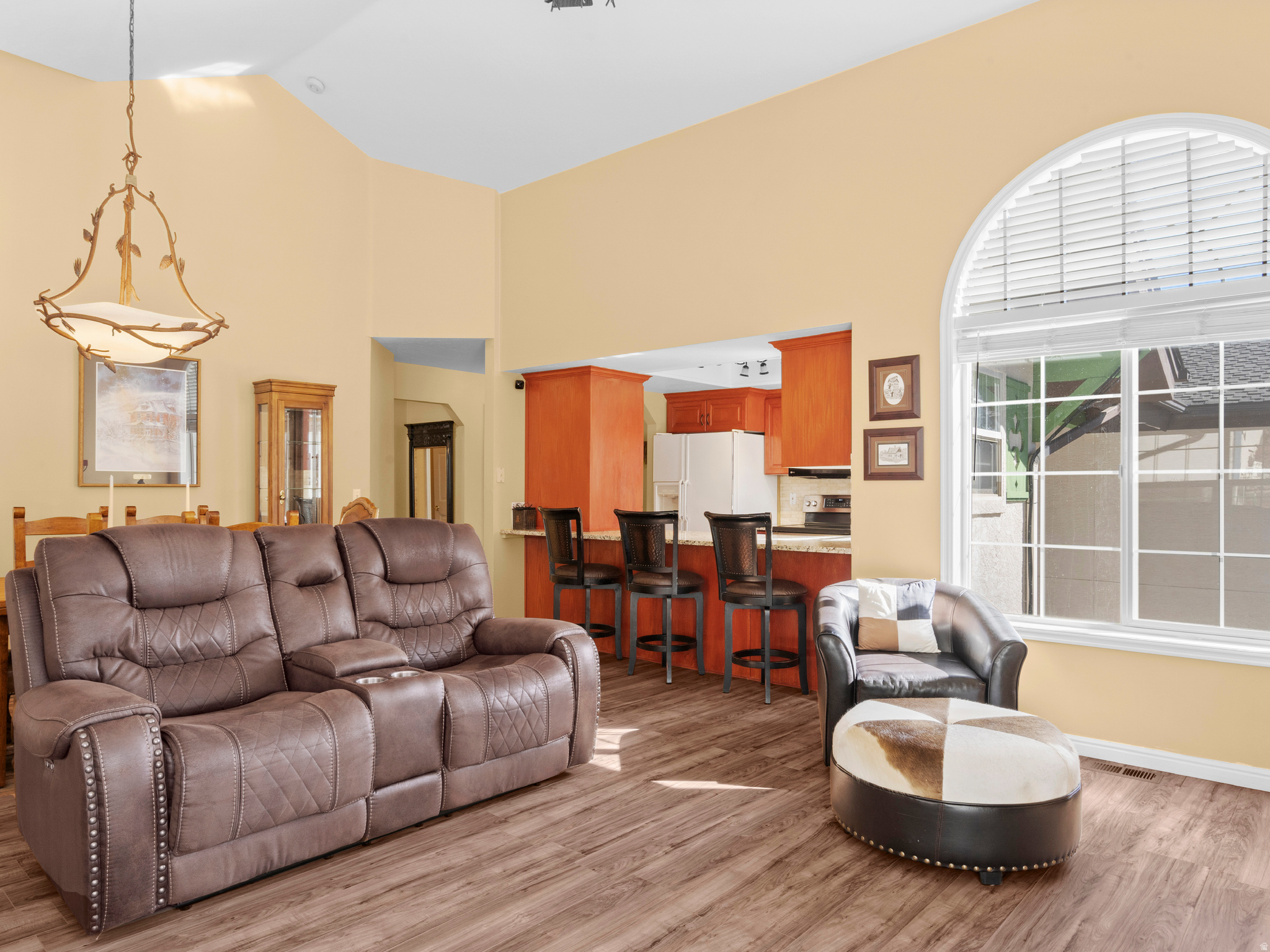 SWISS OAKS CONDOMINIUMS - Residential