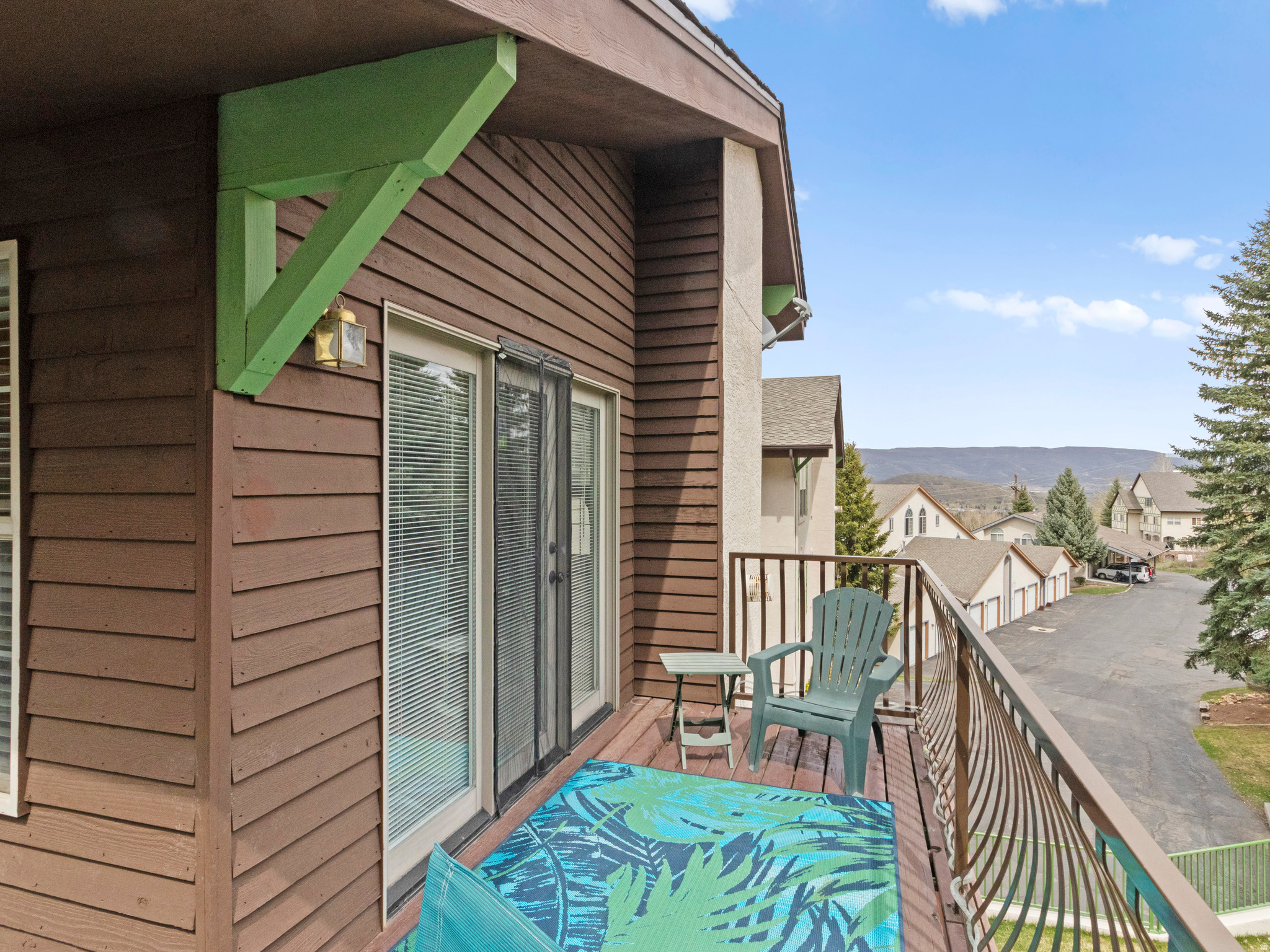 SWISS OAKS CONDOMINIUMS - Residential