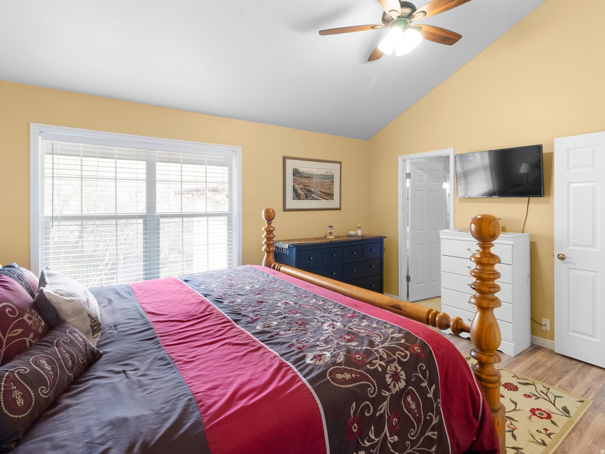 SWISS OAKS CONDOMINIUMS - Residential