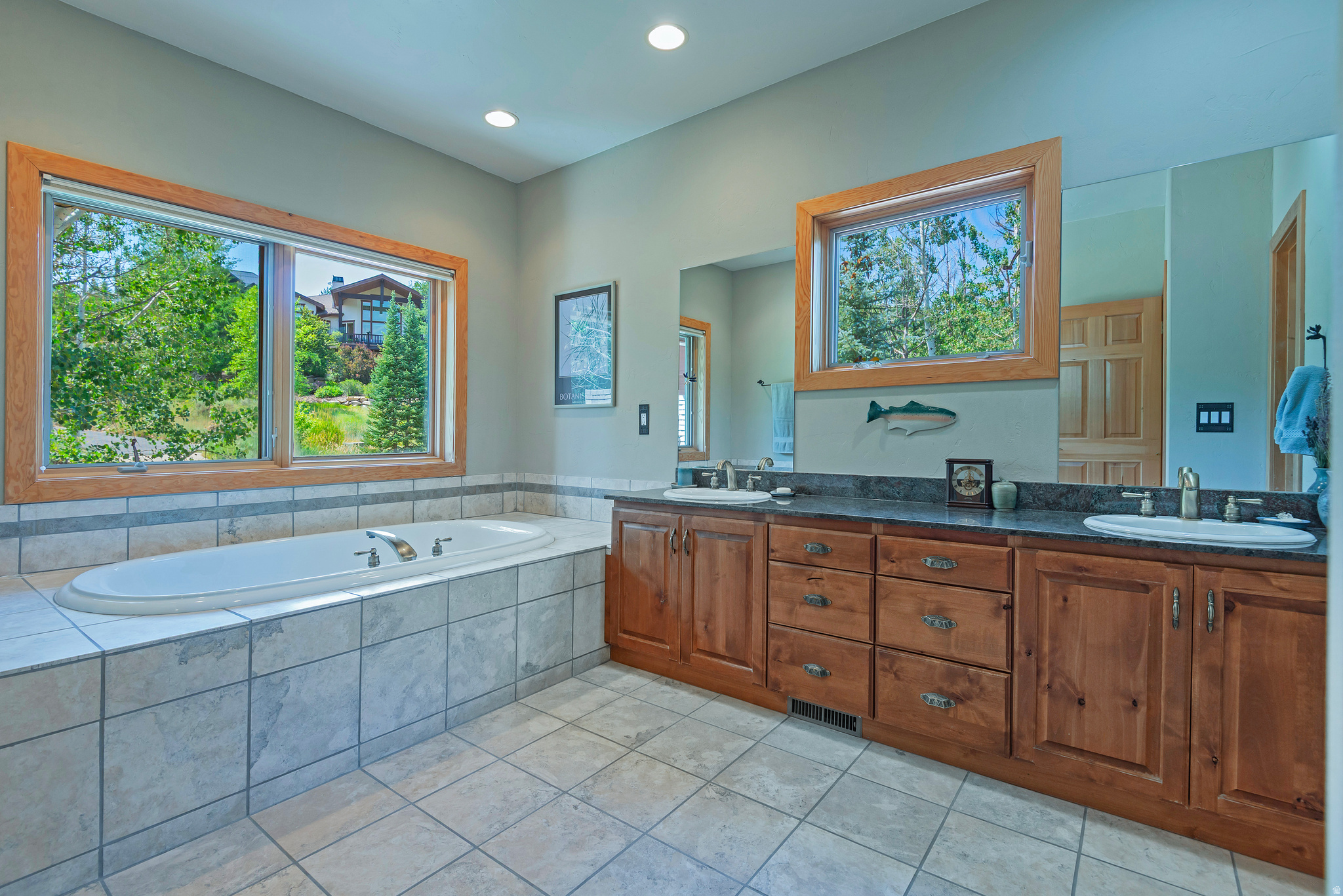 EMIGRATION OAKS - Residential