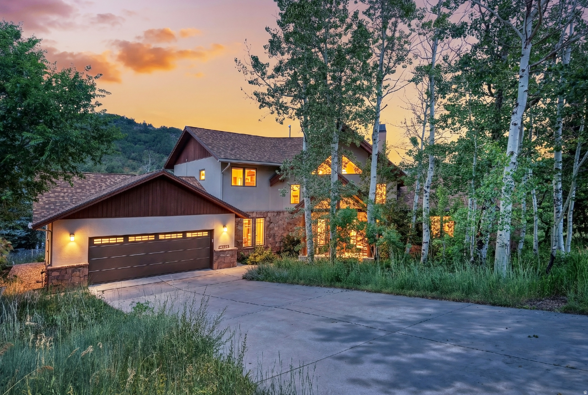 This two story mountain contemporary home in historic Emigration Canyon is located in a great alternative place to live compared to other East Bench neighborhoods around the Wasatch Front. The mountain lifestyle without the commute and fresh air. The private community of Emigration Oaks is an enclave of custom-built homes with community services to care for the entrances, roads, snow removal, management, and private hiking trails some leading to wider known trails. This property is minutes away from the University of Utah, Huntsman Cancer Institute, and Research Park. Just another 10 minutes further down the road to downtown Salt Lake City. Approximately a 30-minute drive to the Salt Lake International Airport, and only 30 minutes in the opposite direction to all that Park City and the Wasatch Back have to offer. The Sellers, who designed and built this house, made it with space in mind for any dynamic lifestyle and gave it a sense of warmth and the comforting feeling of a home.