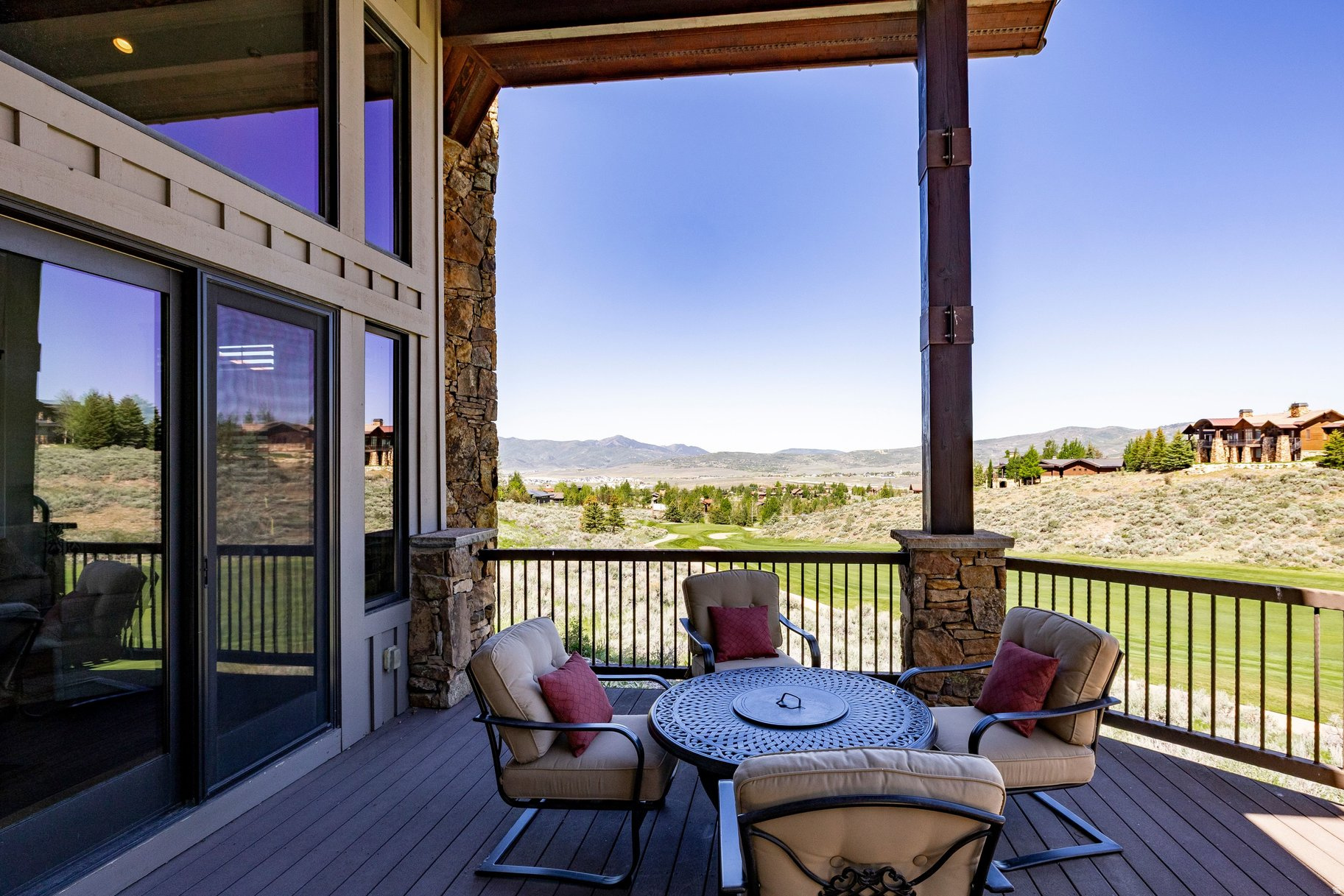 LOOKOUT RIDGE - Residential