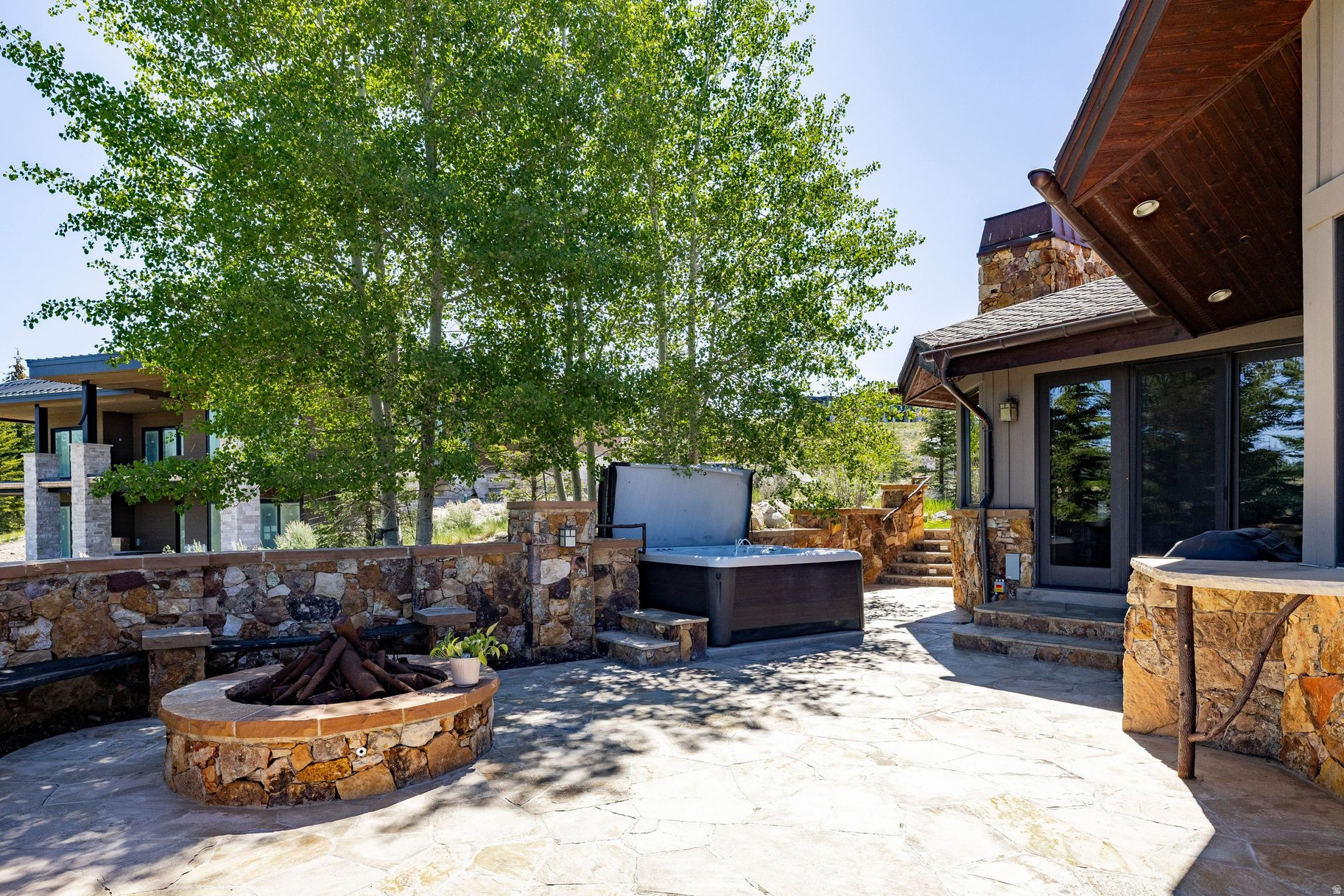 LOOKOUT RIDGE - Residential