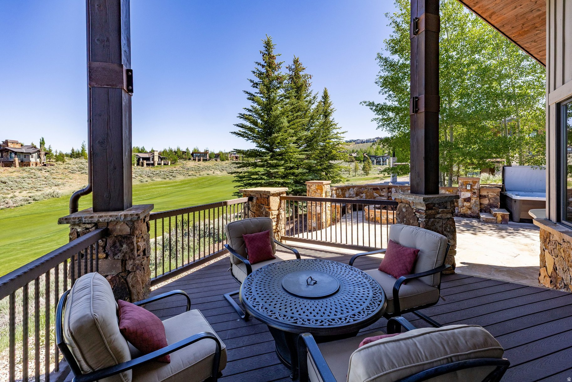 LOOKOUT RIDGE - Residential