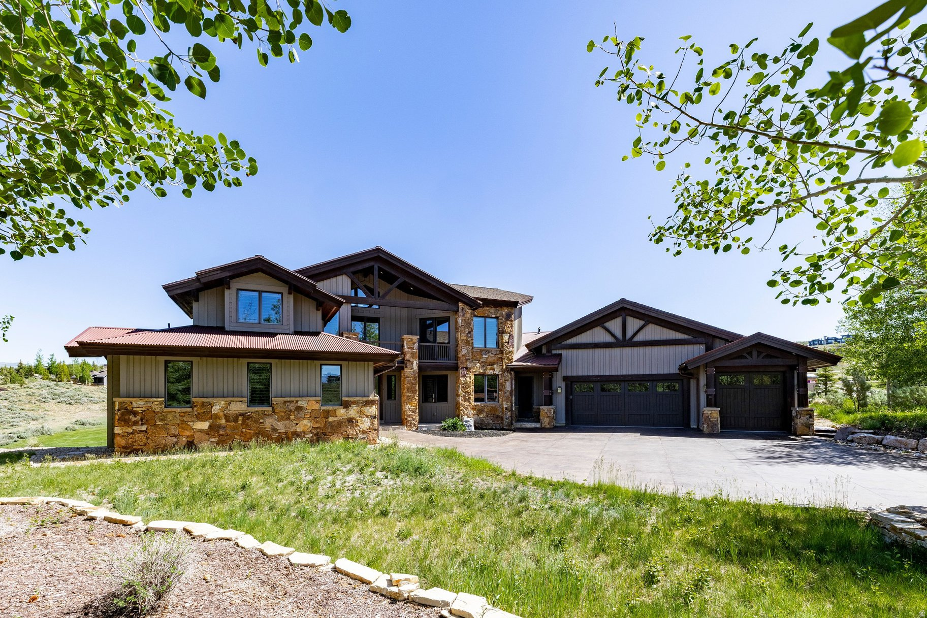 LOOKOUT RIDGE - Residential
