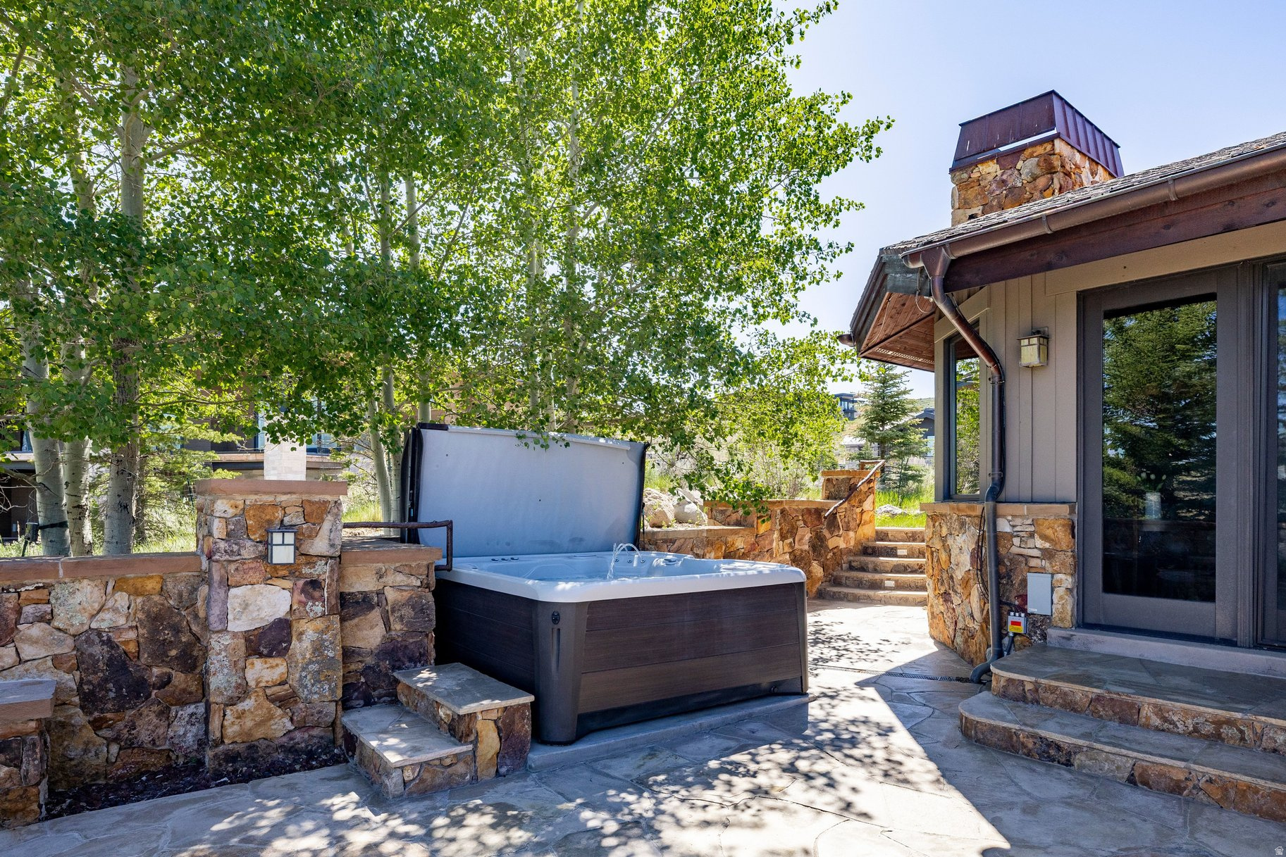LOOKOUT RIDGE - Residential