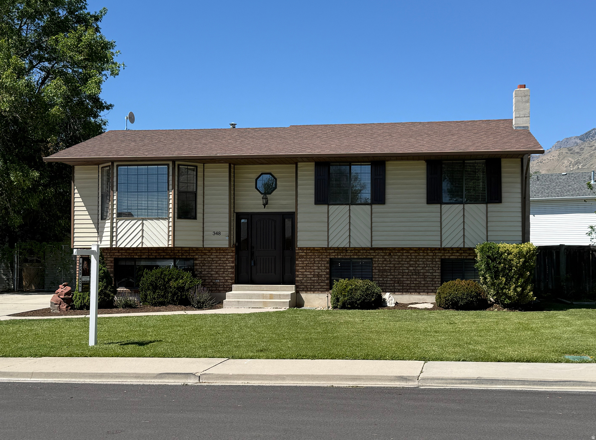 COUNTRY MEADOW - Residential