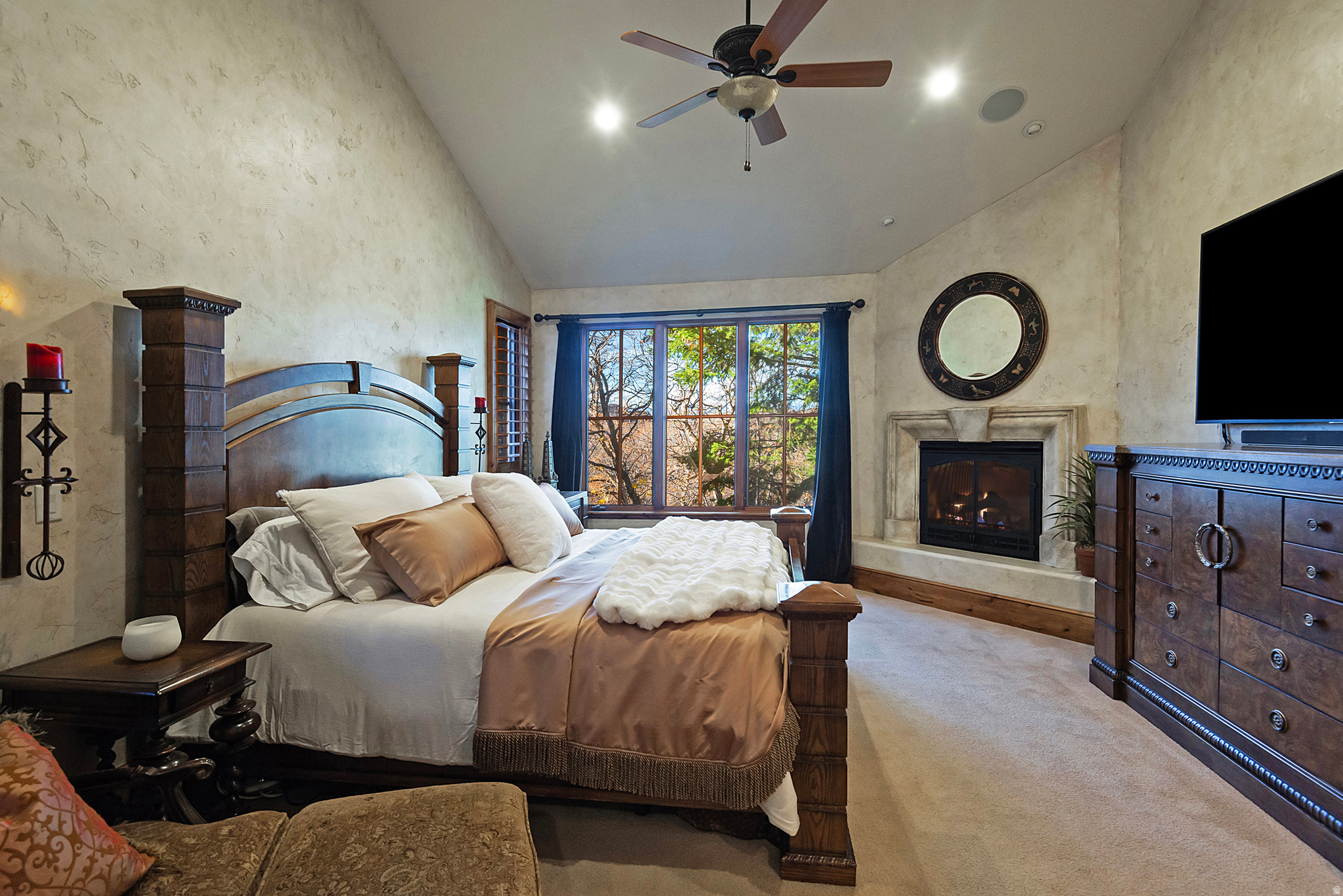 FALCON COVE - Residential