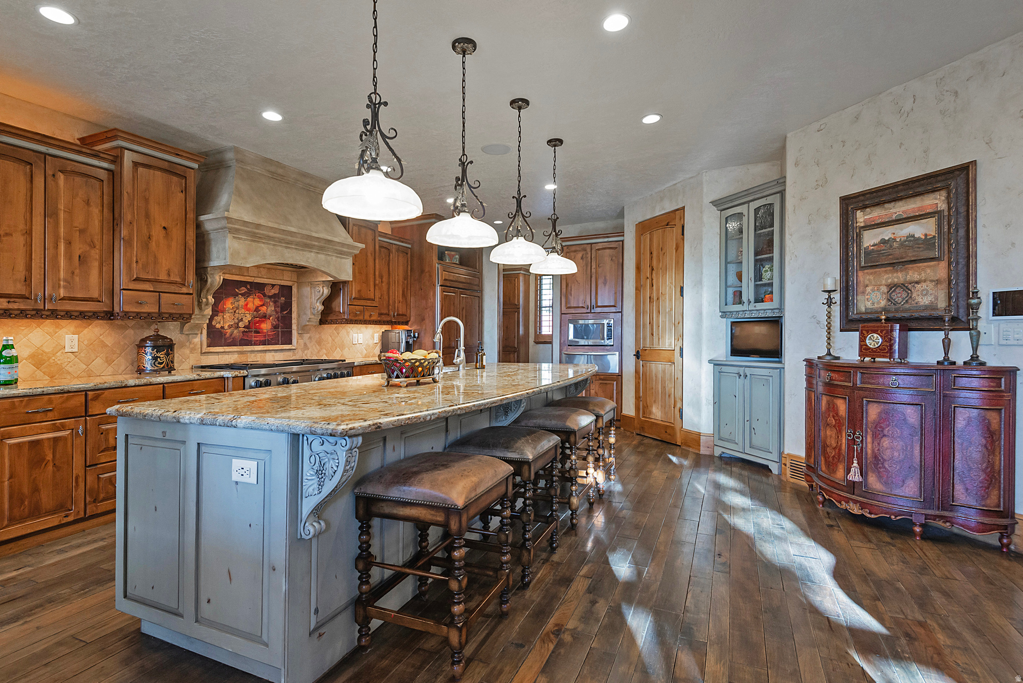 FALCON COVE - Residential